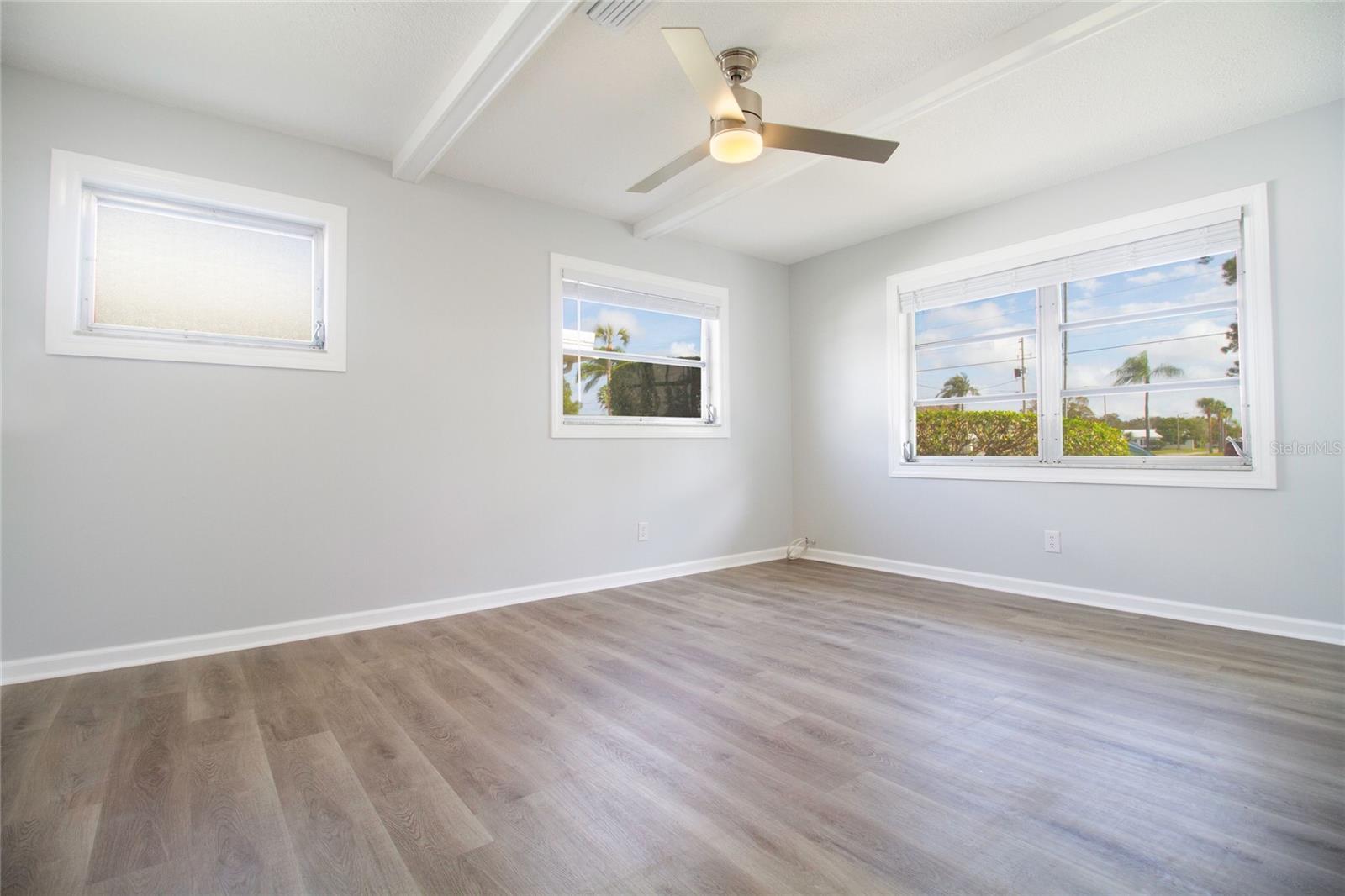 4470 MAINLANDS BLVD W, PINELLAS PARK, FL, 33782