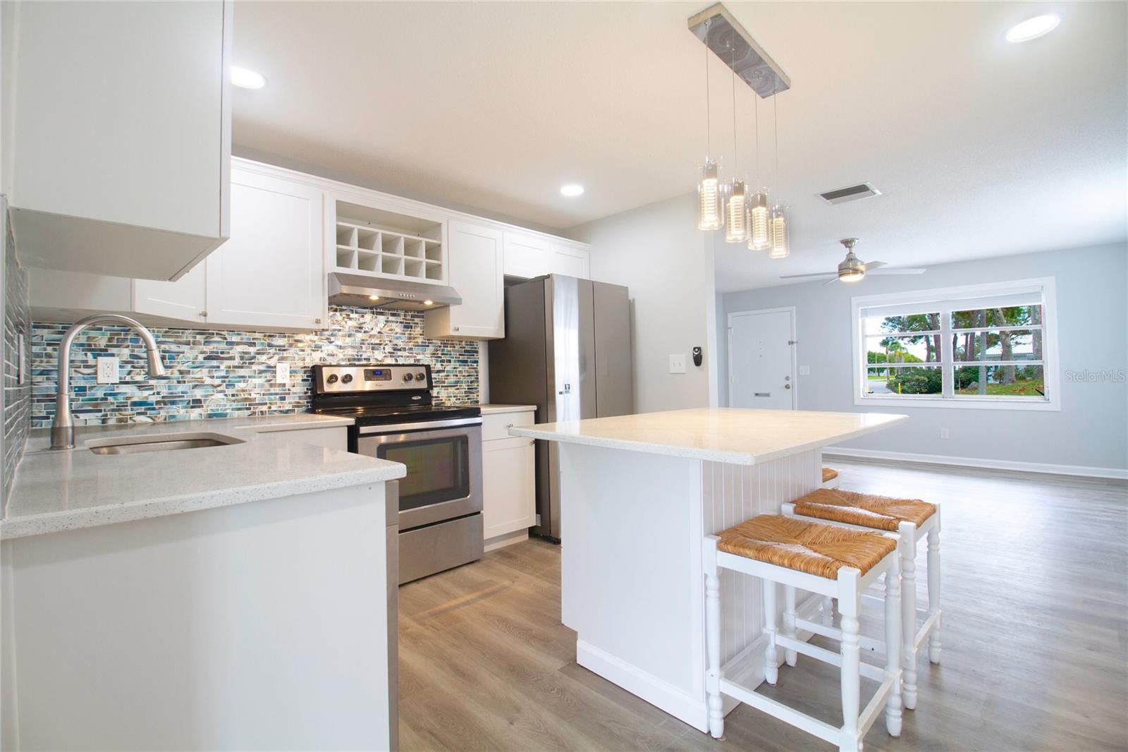 4470 MAINLANDS BLVD W, PINELLAS PARK, FL, 33782