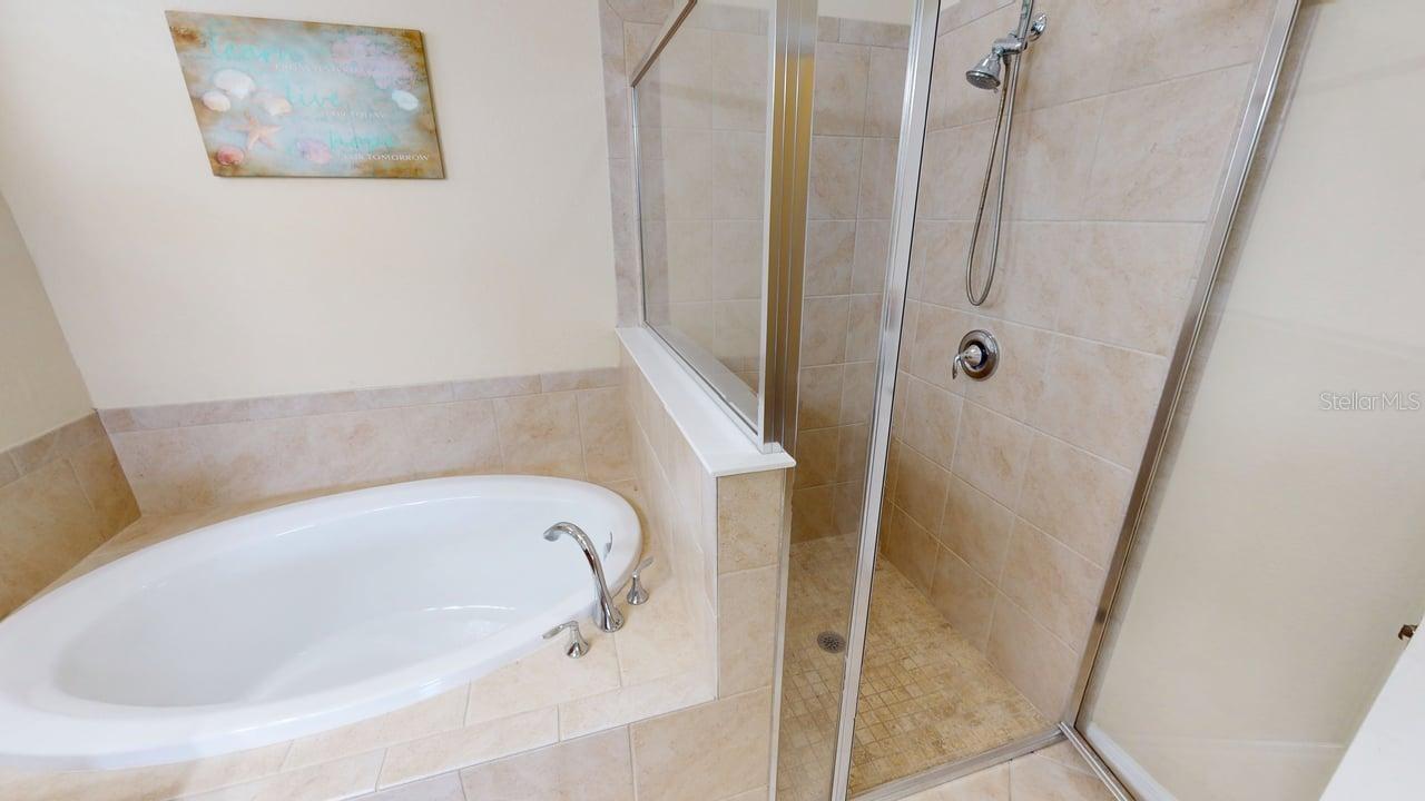 2571 LAURENTINA LN, CAPE CORAL, FL, 33909