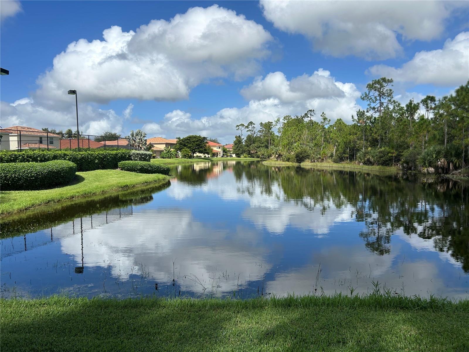 2571 LAURENTINA LN, CAPE CORAL, FL, 33909