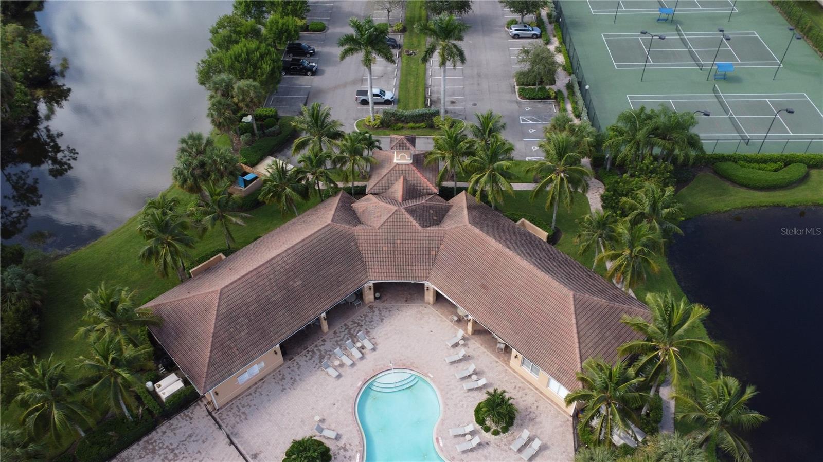 2571 LAURENTINA LN, CAPE CORAL, FL, 33909