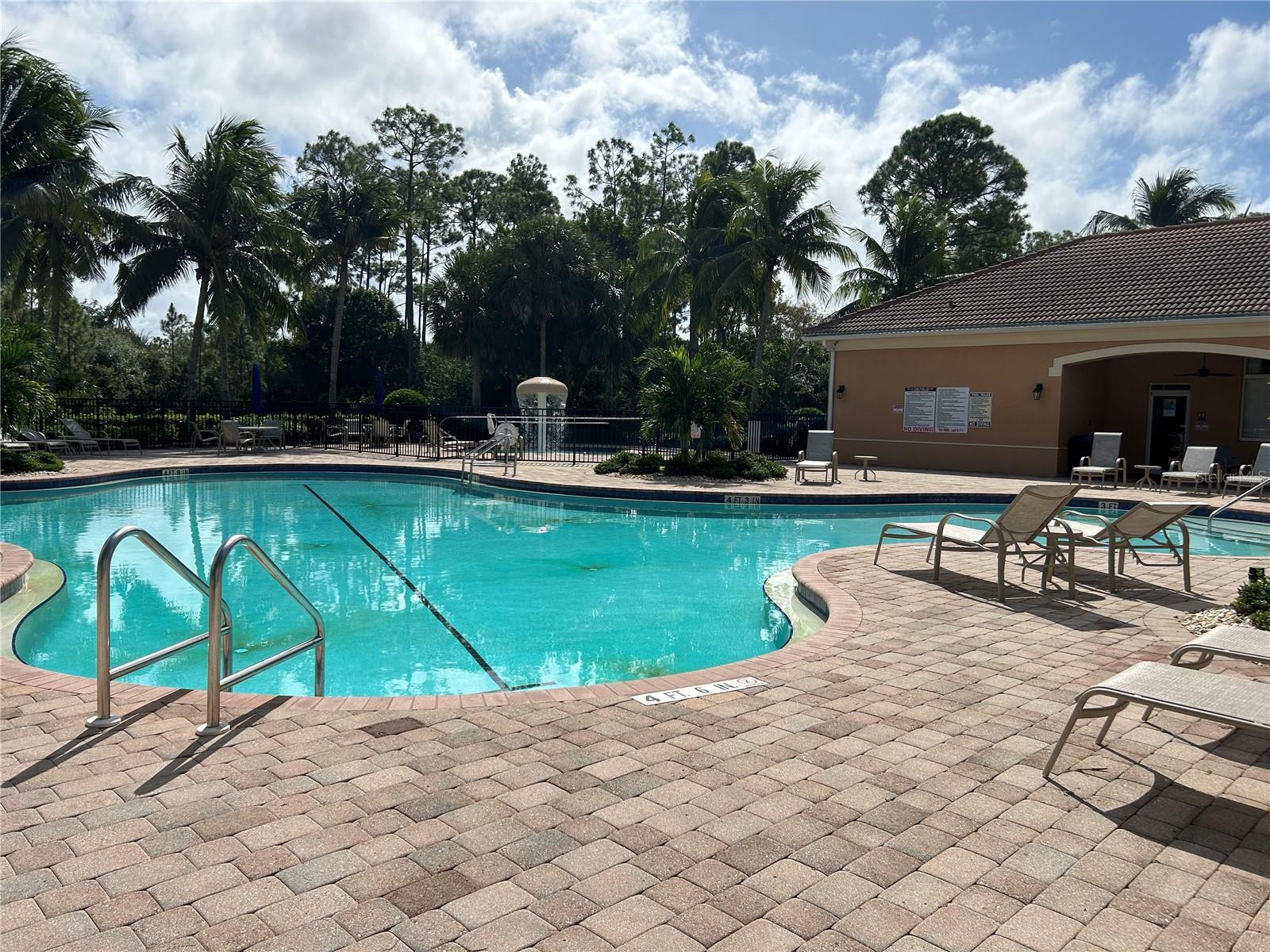 2571 LAURENTINA LN, CAPE CORAL, FL, 33909