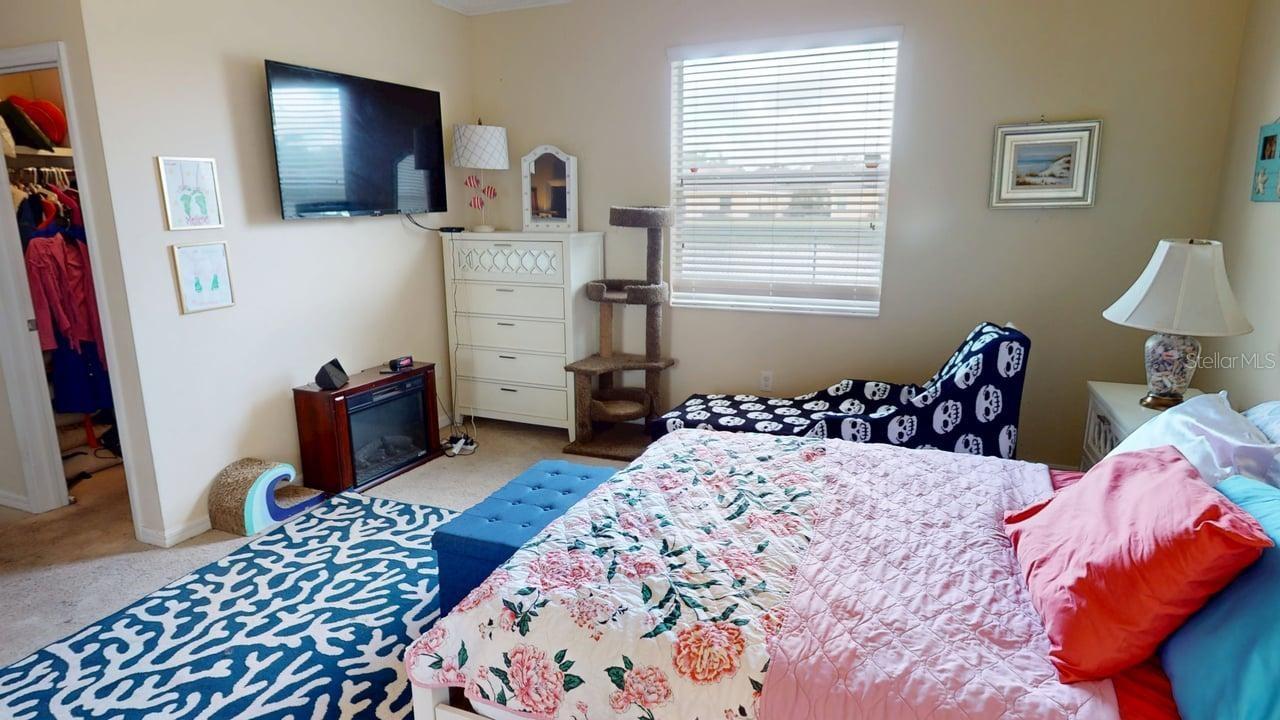 2571 LAURENTINA LN, CAPE CORAL, FL, 33909