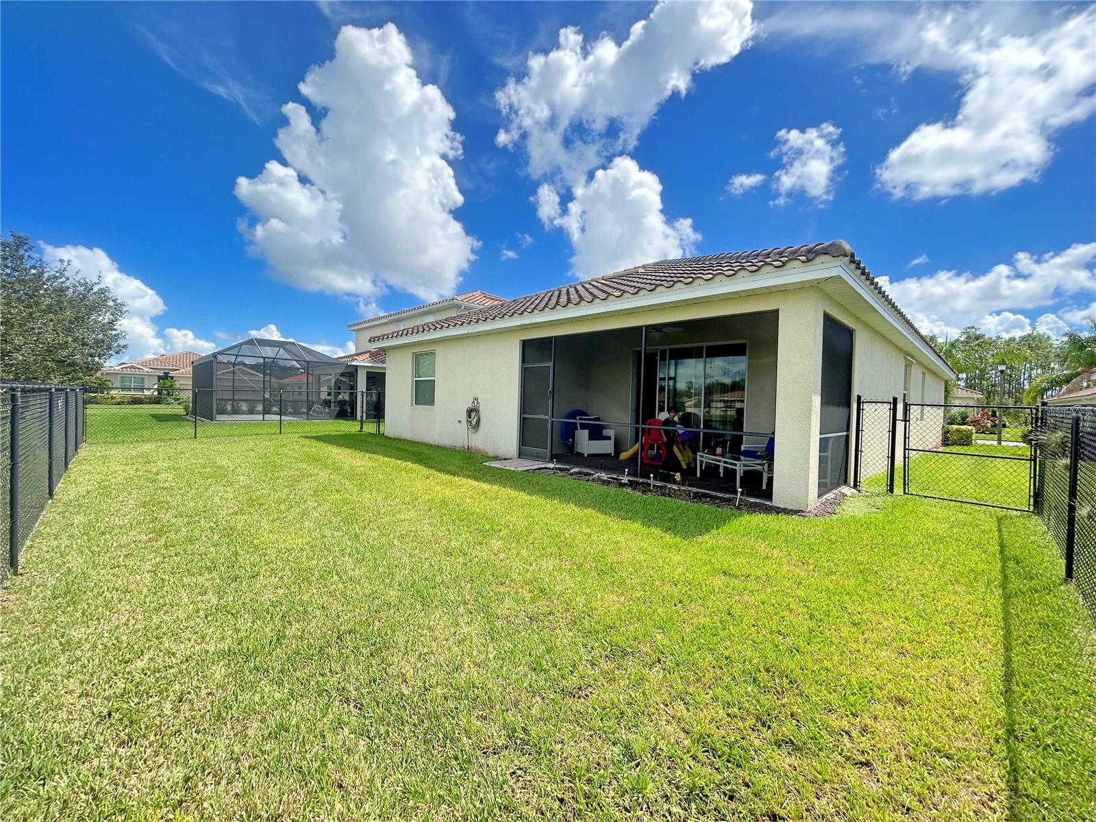 2571 LAURENTINA LN, CAPE CORAL, FL, 33909