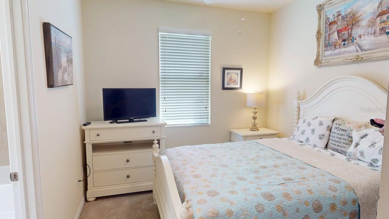 2571 LAURENTINA LN, CAPE CORAL, FL, 33909