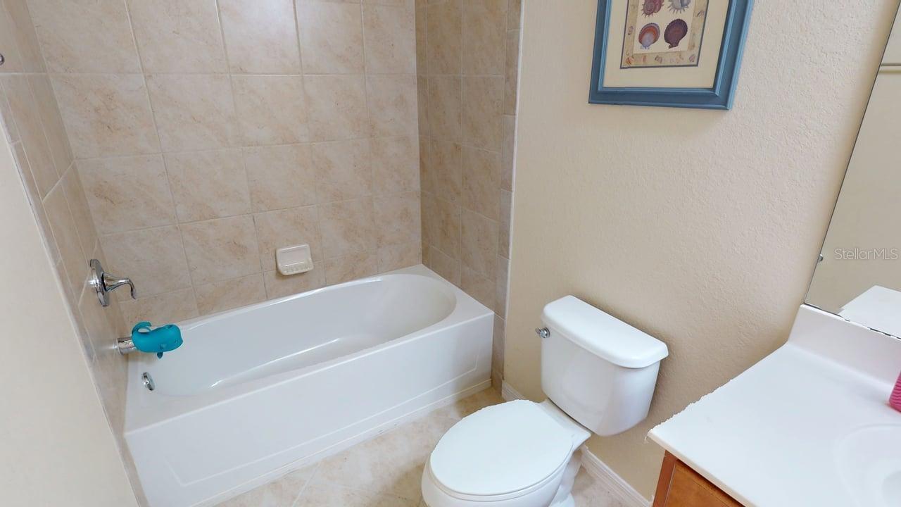 2571 LAURENTINA LN, CAPE CORAL, FL, 33909