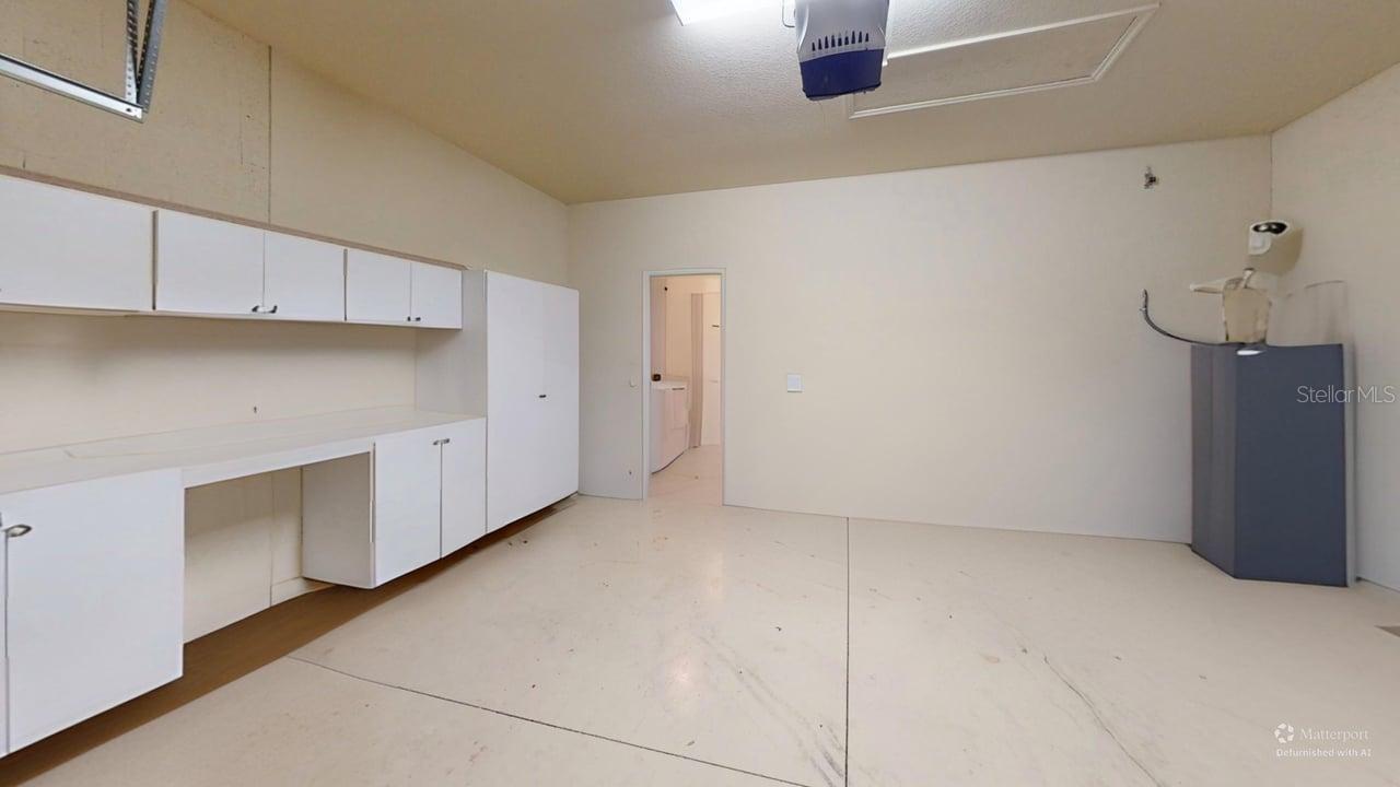 2571 LAURENTINA LN, CAPE CORAL, FL, 33909