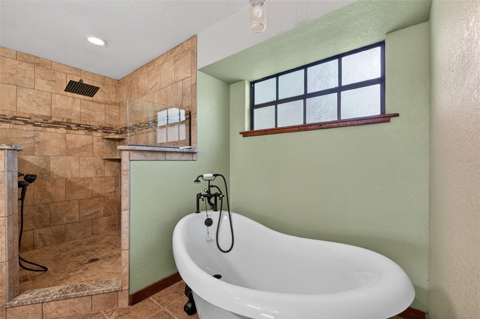 1250 SAINT ANNE SHRINE RD, LAKE WALES, FL, 33898