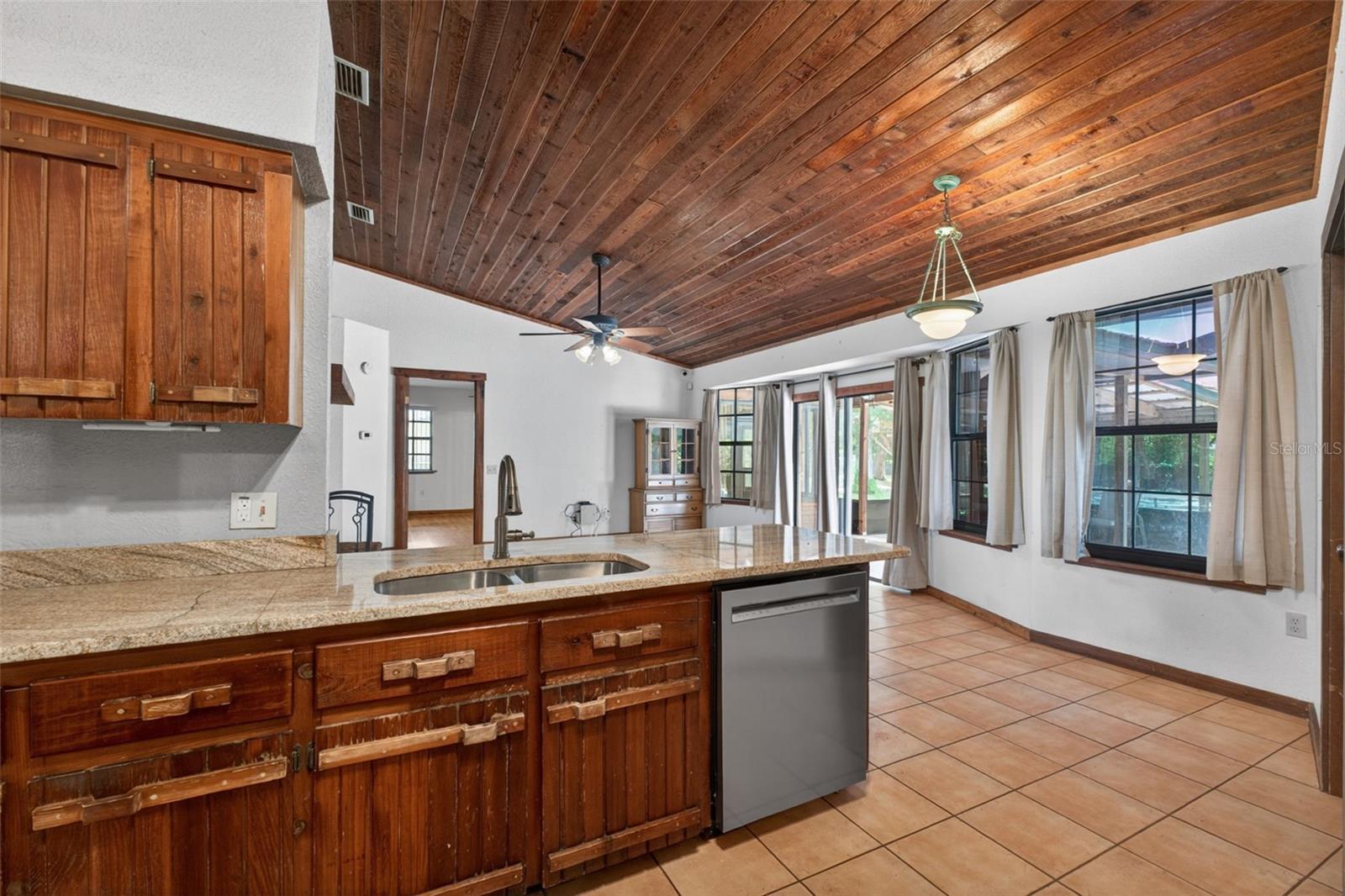 1250 SAINT ANNE SHRINE RD, LAKE WALES, FL, 33898