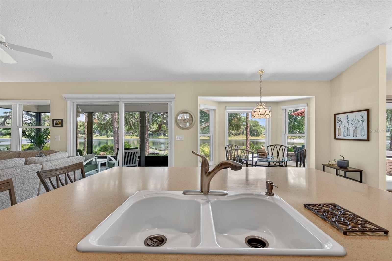 8243 RIVIERA SHORE CT, ORLANDO, FL, 32817