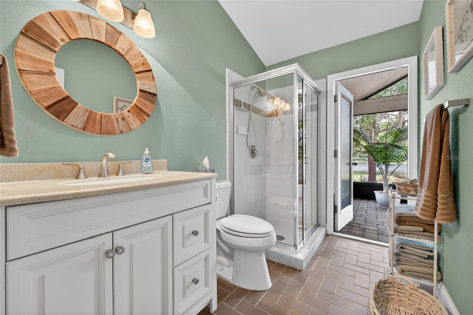 8243 RIVIERA SHORE CT, ORLANDO, FL, 32817