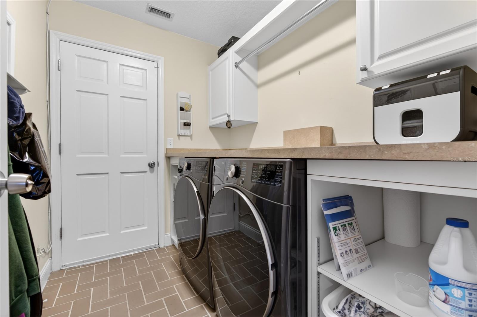 8243 RIVIERA SHORE CT, ORLANDO, FL, 32817