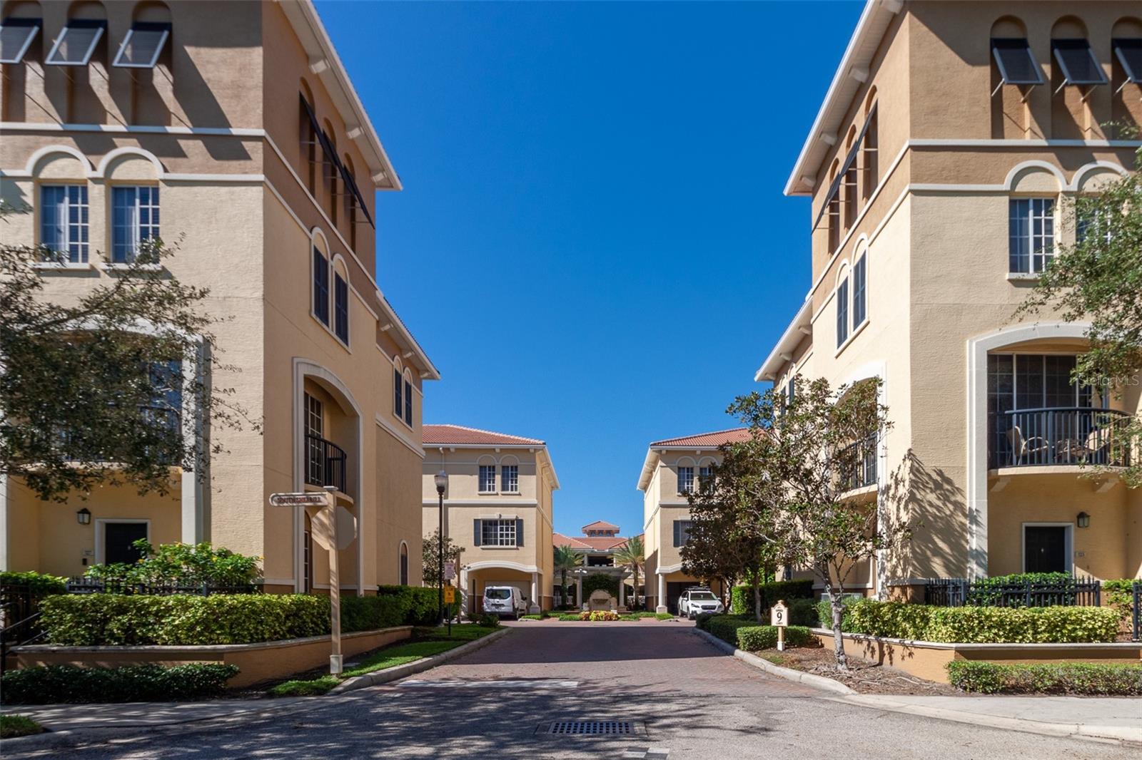 135 GRAND BEACH PL, TAMPA, FL, 33609