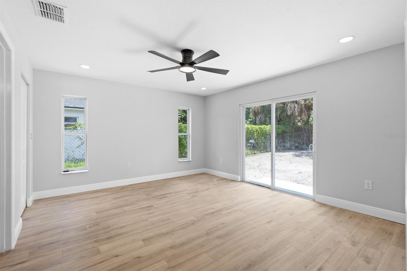 2015 E SEWARD ST, TAMPA, FL, 33604
