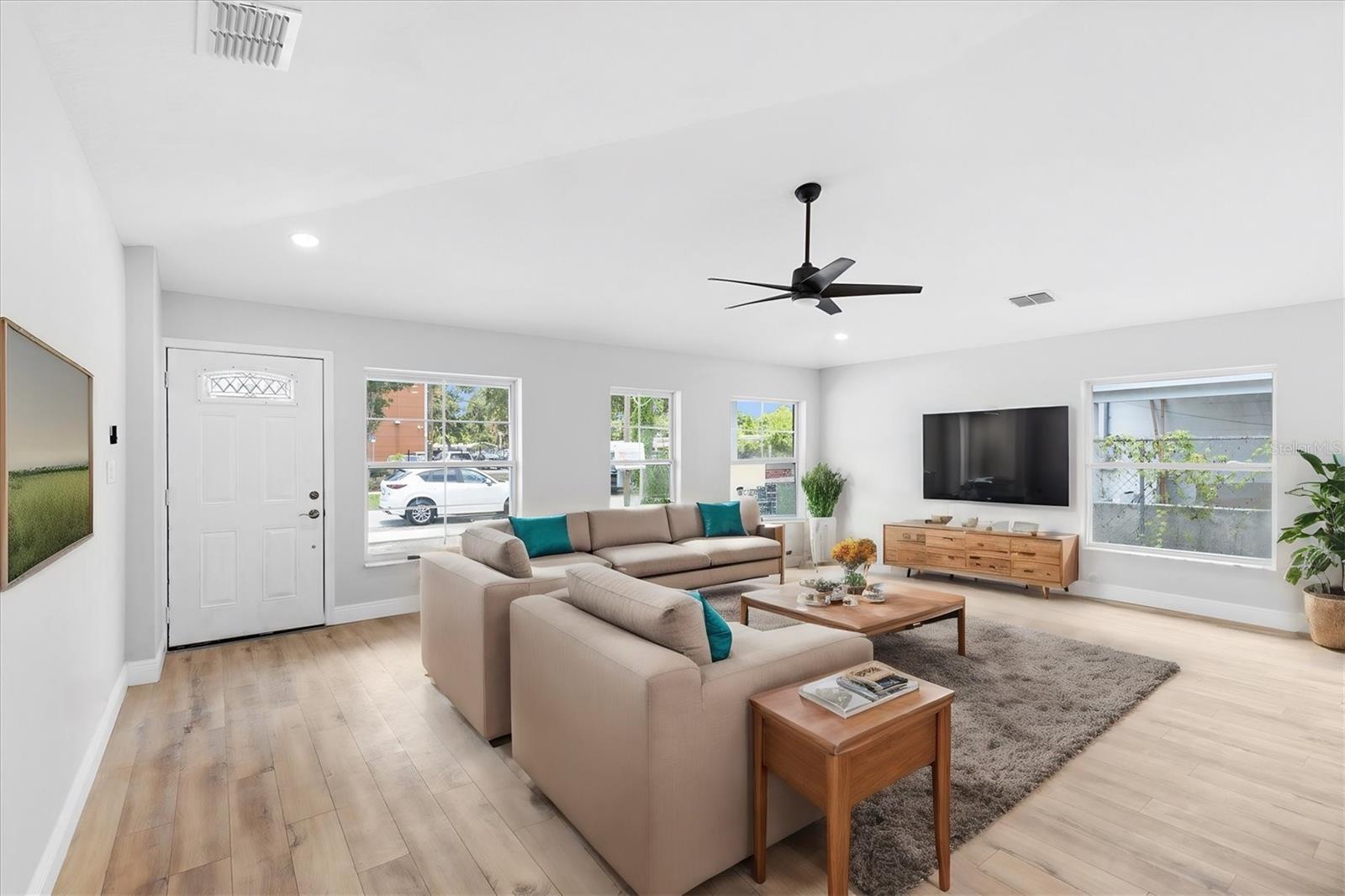 2015 E SEWARD ST, TAMPA, FL, 33604