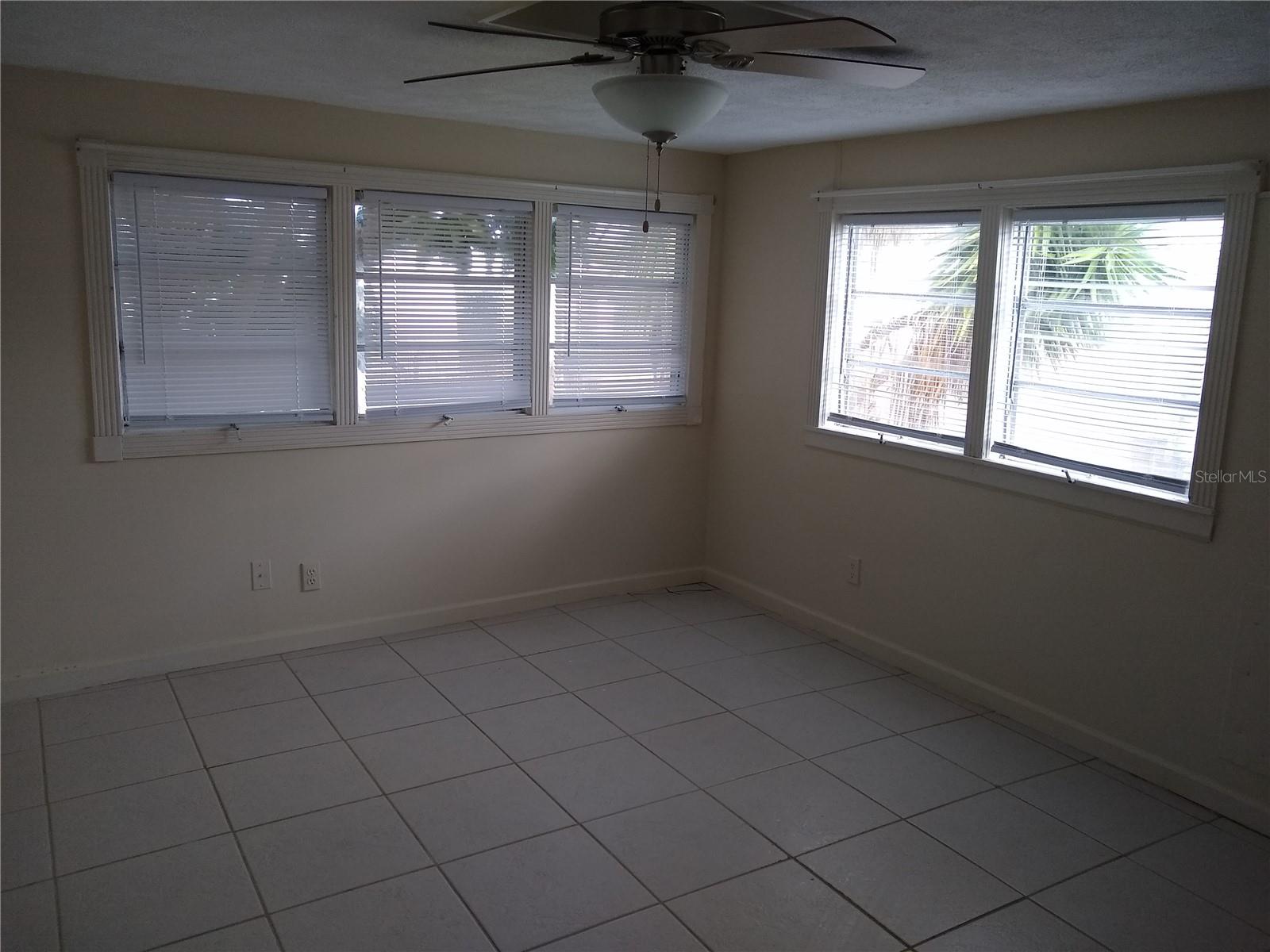205 52ND AVENUE DR W, BRADENTON, FL, 34207