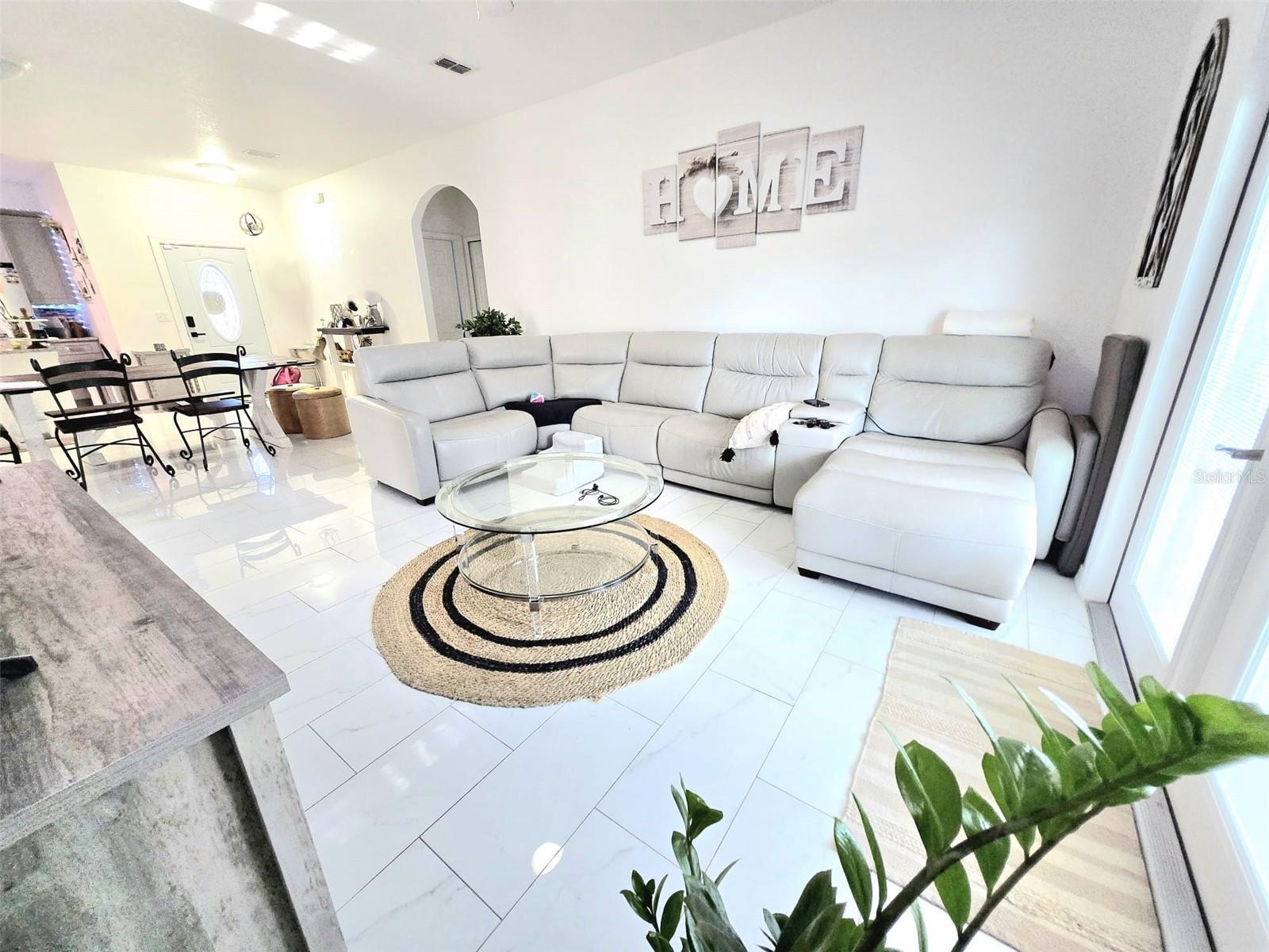 209 E LEMON ST, DAVENPORT, FL, 33837