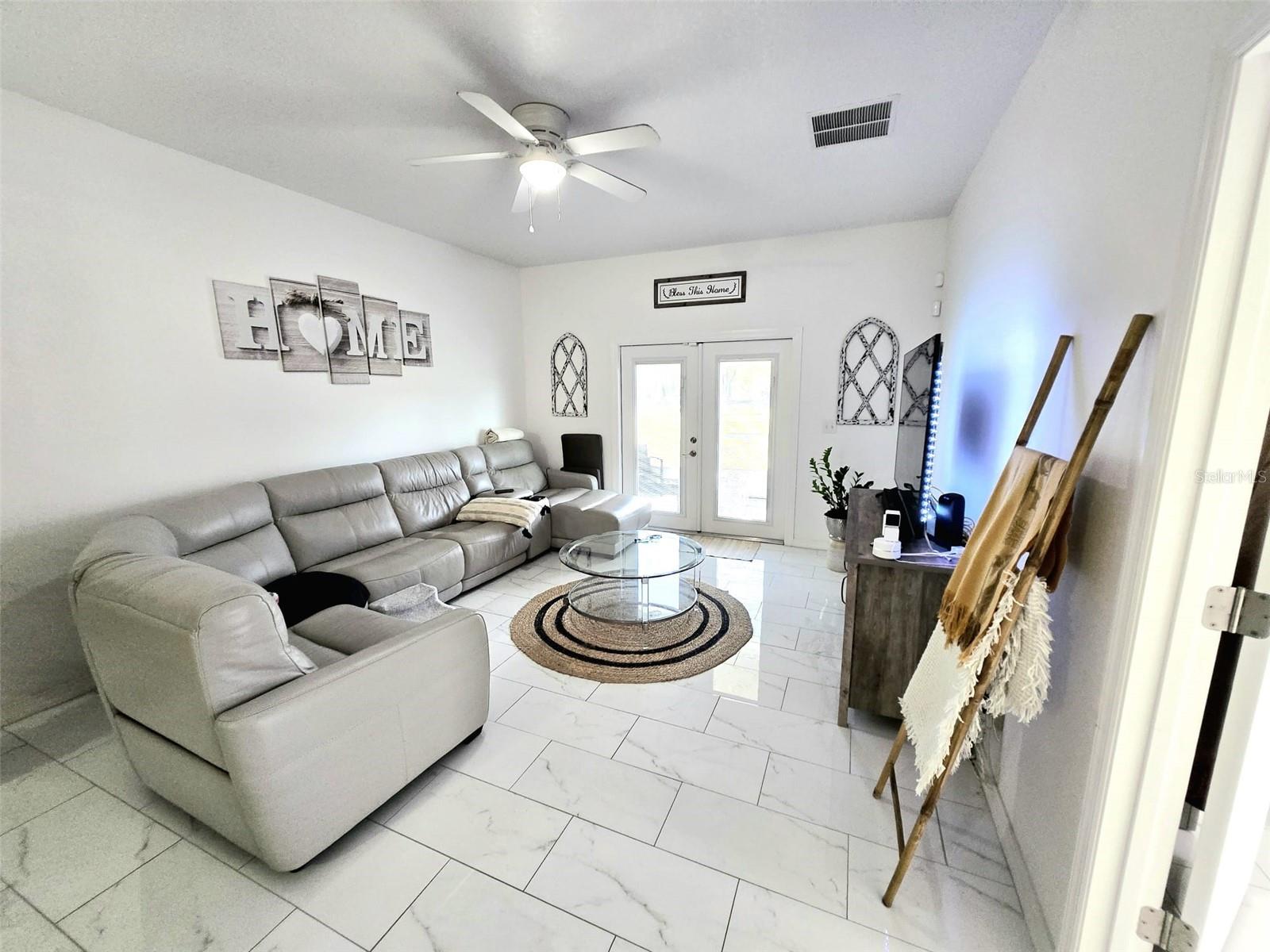 209 E LEMON ST, DAVENPORT, FL, 33837