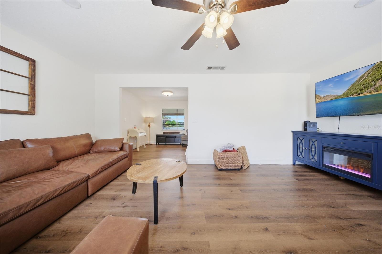 732 LAUREL WAY, CASSELBERRY, FL, 32707
