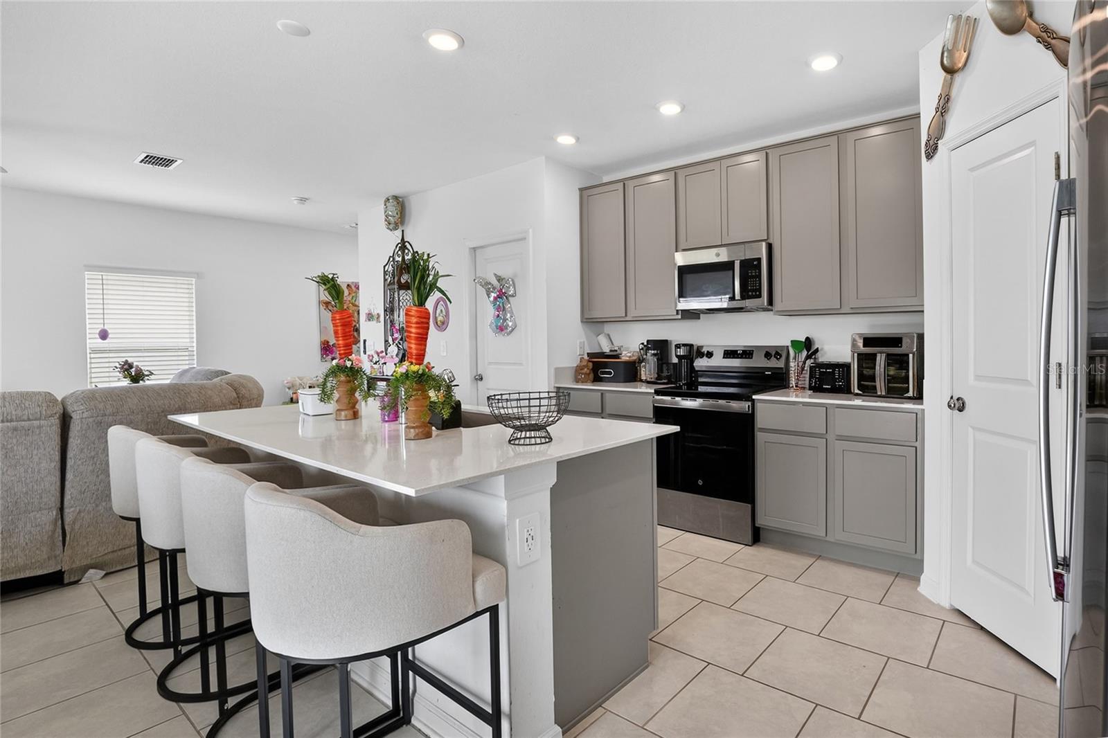 545 BELL PRAIRIE CIR, LAKE WALES, FL, 33859