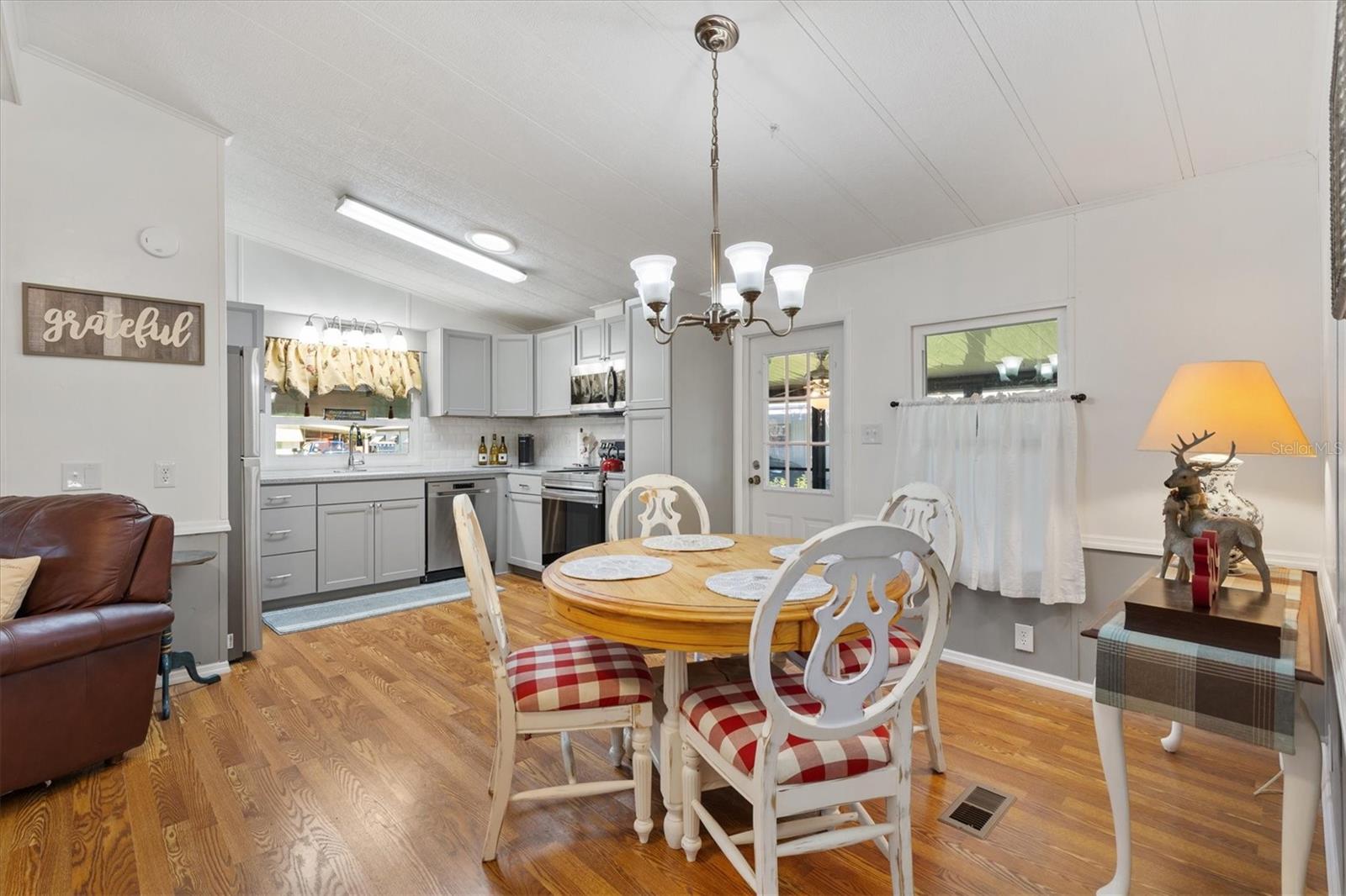 732 ROYAL PALM AVE, LADY LAKE, FL, 32159