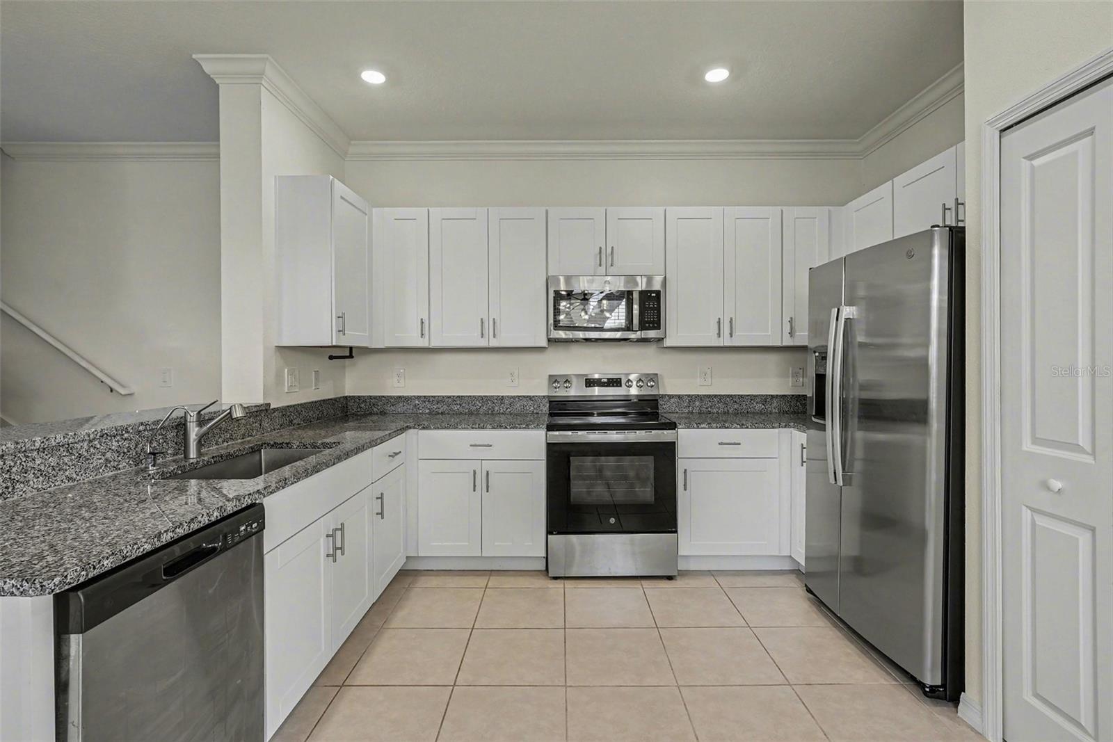 36456 WELL HILL WAY, ZEPHYRHILLS, FL, 33541