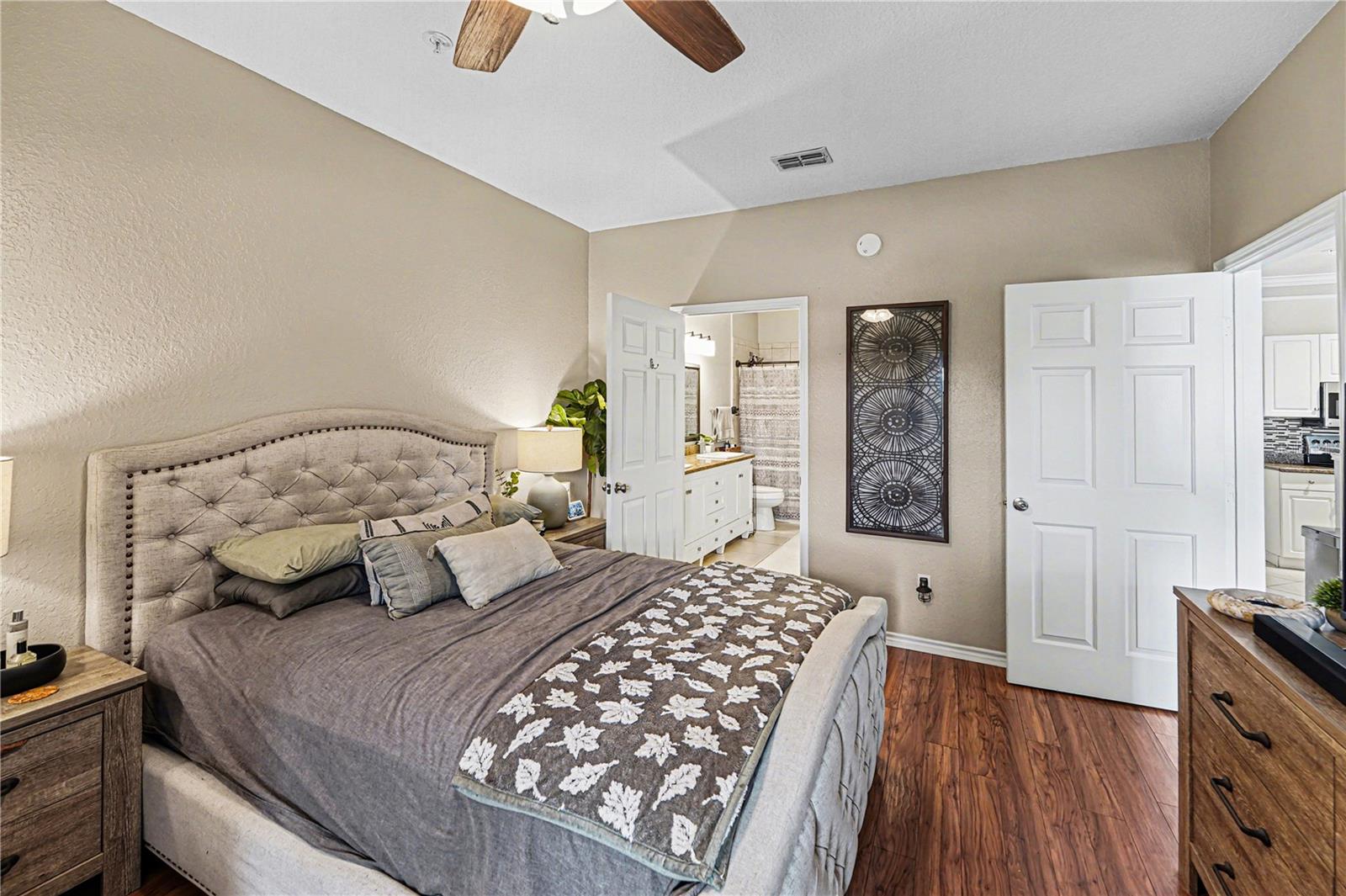 4333 BAYSIDE VILLAGE DR #120, TAMPA, FL, 33615