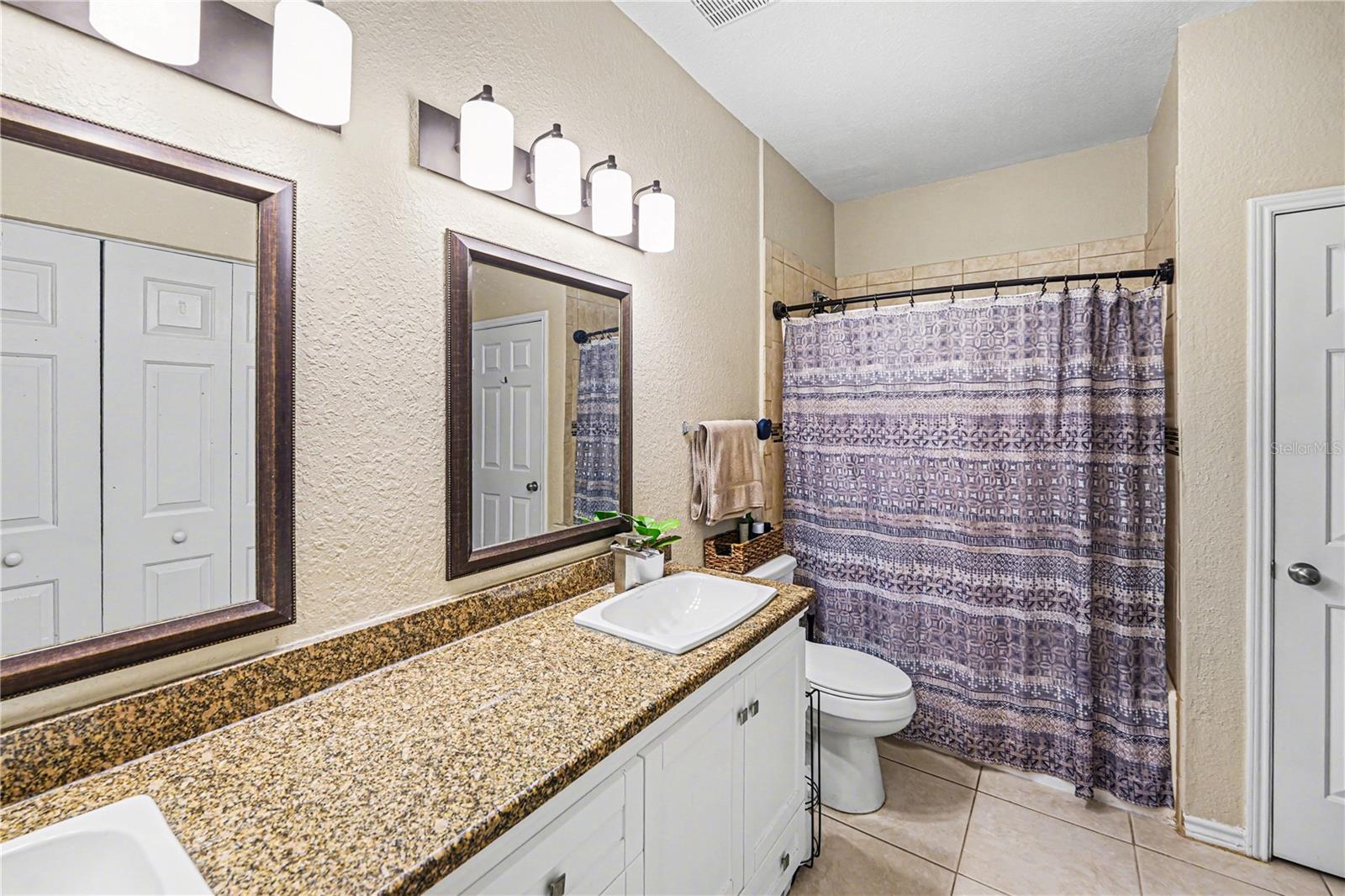 4333 BAYSIDE VILLAGE DR #120, TAMPA, FL, 33615