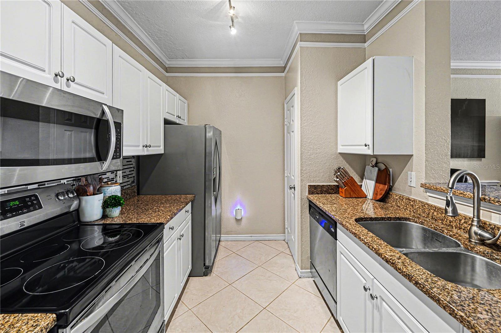 4333 BAYSIDE VILLAGE DR #120, TAMPA, FL, 33615