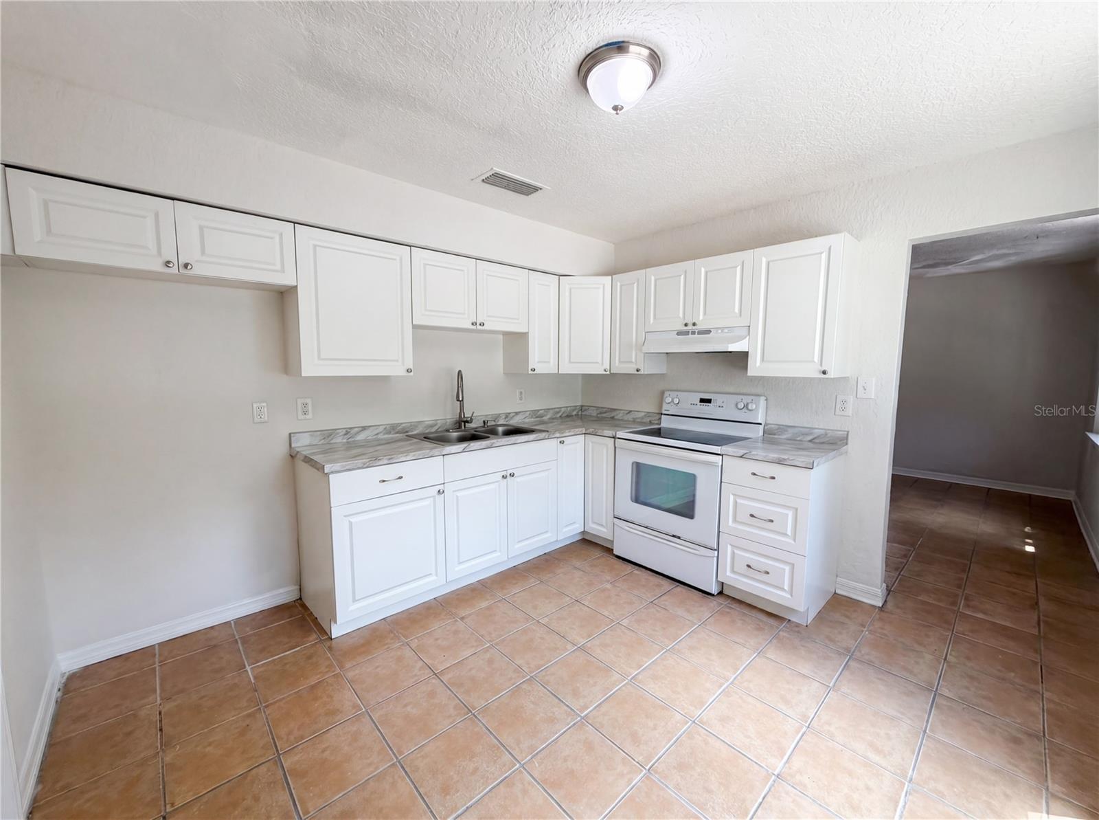 4010 E PARIS ST, TAMPA, FL, 33610