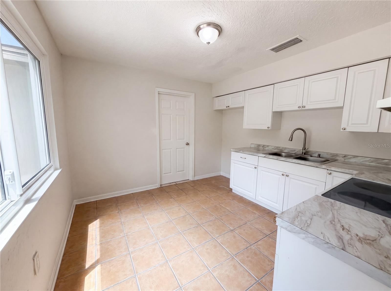 4010 E PARIS ST, TAMPA, FL, 33610