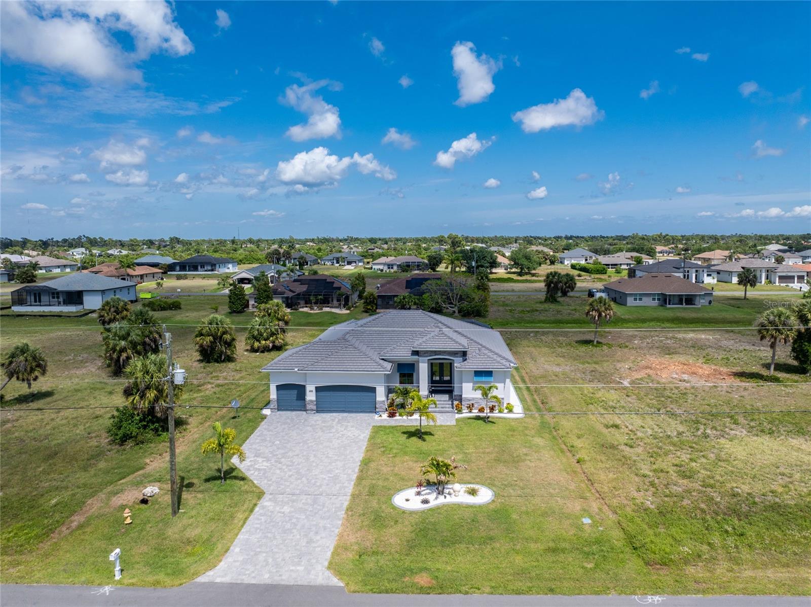 255 ROTONDA BLVD S, ROTONDA WEST, FL, 33947