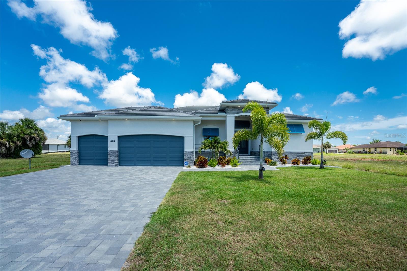 255 ROTONDA BLVD S, ROTONDA WEST, FL, 33947