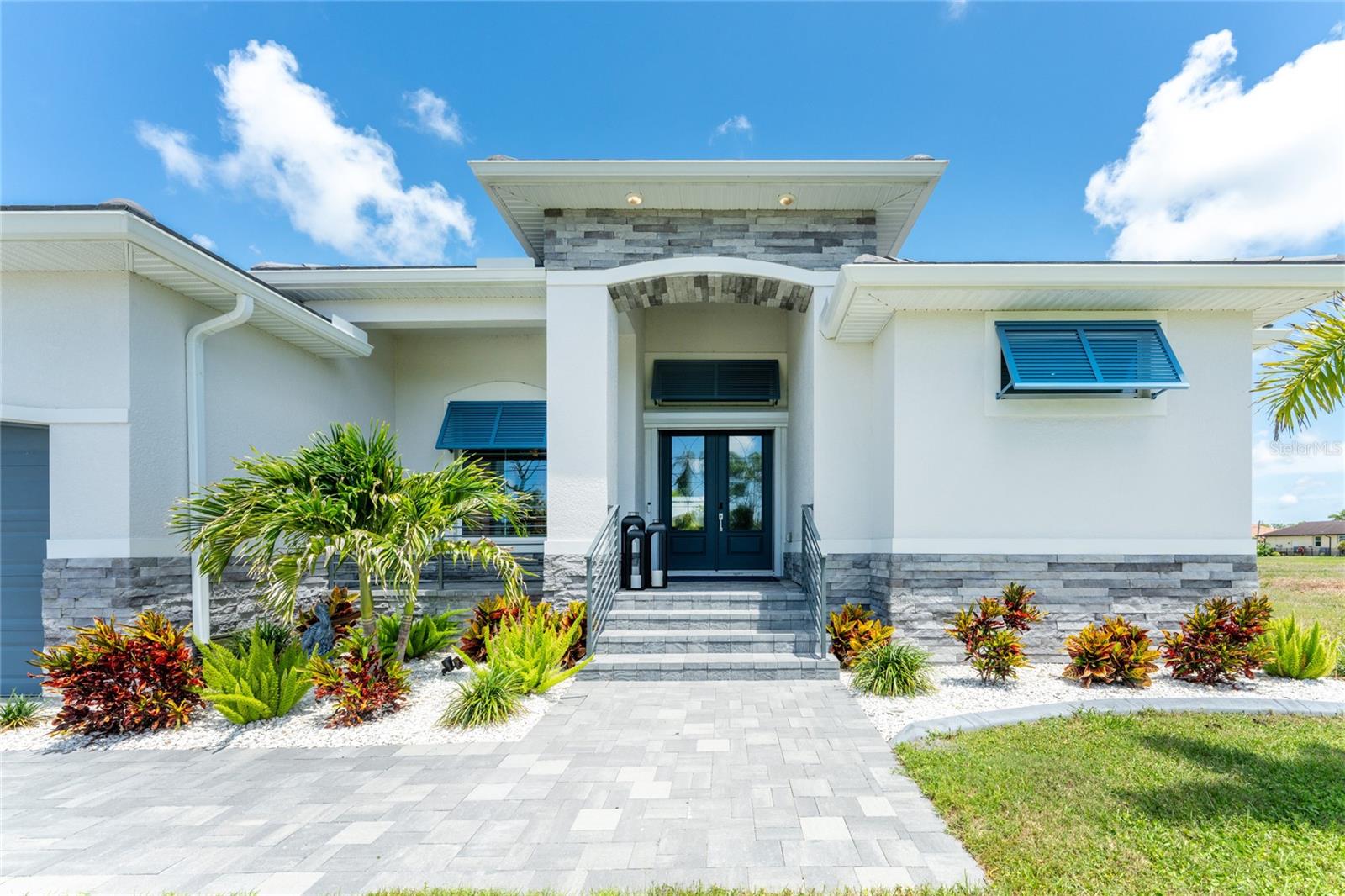 255 ROTONDA BLVD S, ROTONDA WEST, FL, 33947
