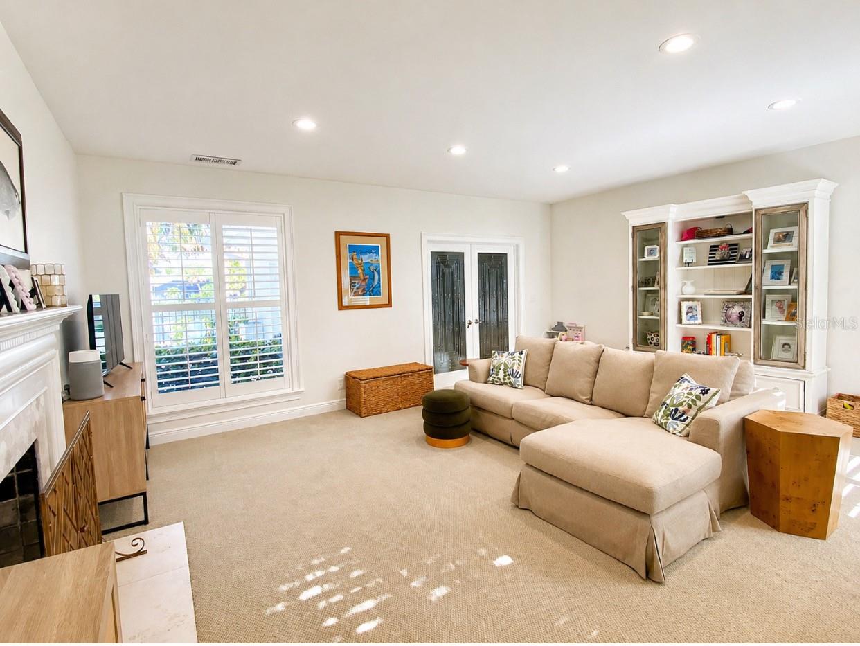 3301 MAPLE ST NE, ST PETERSBURG, FL, 33704