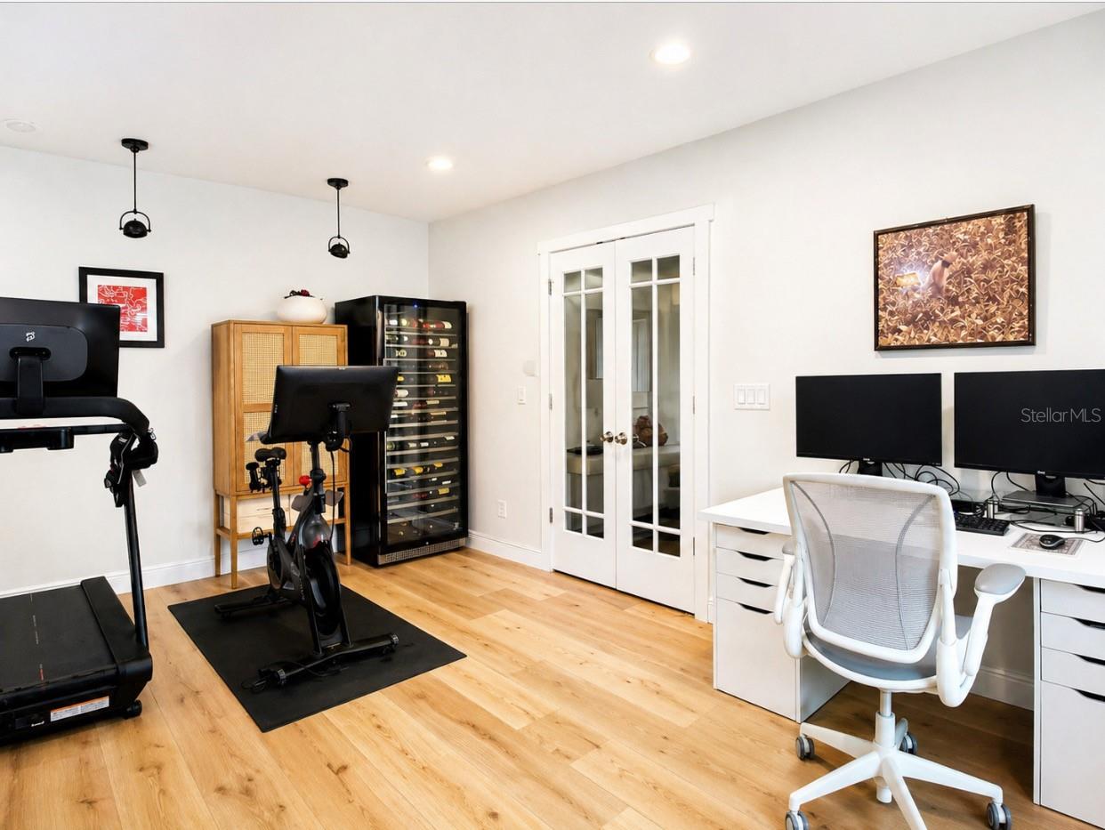 3301 MAPLE ST NE, ST PETERSBURG, FL, 33704