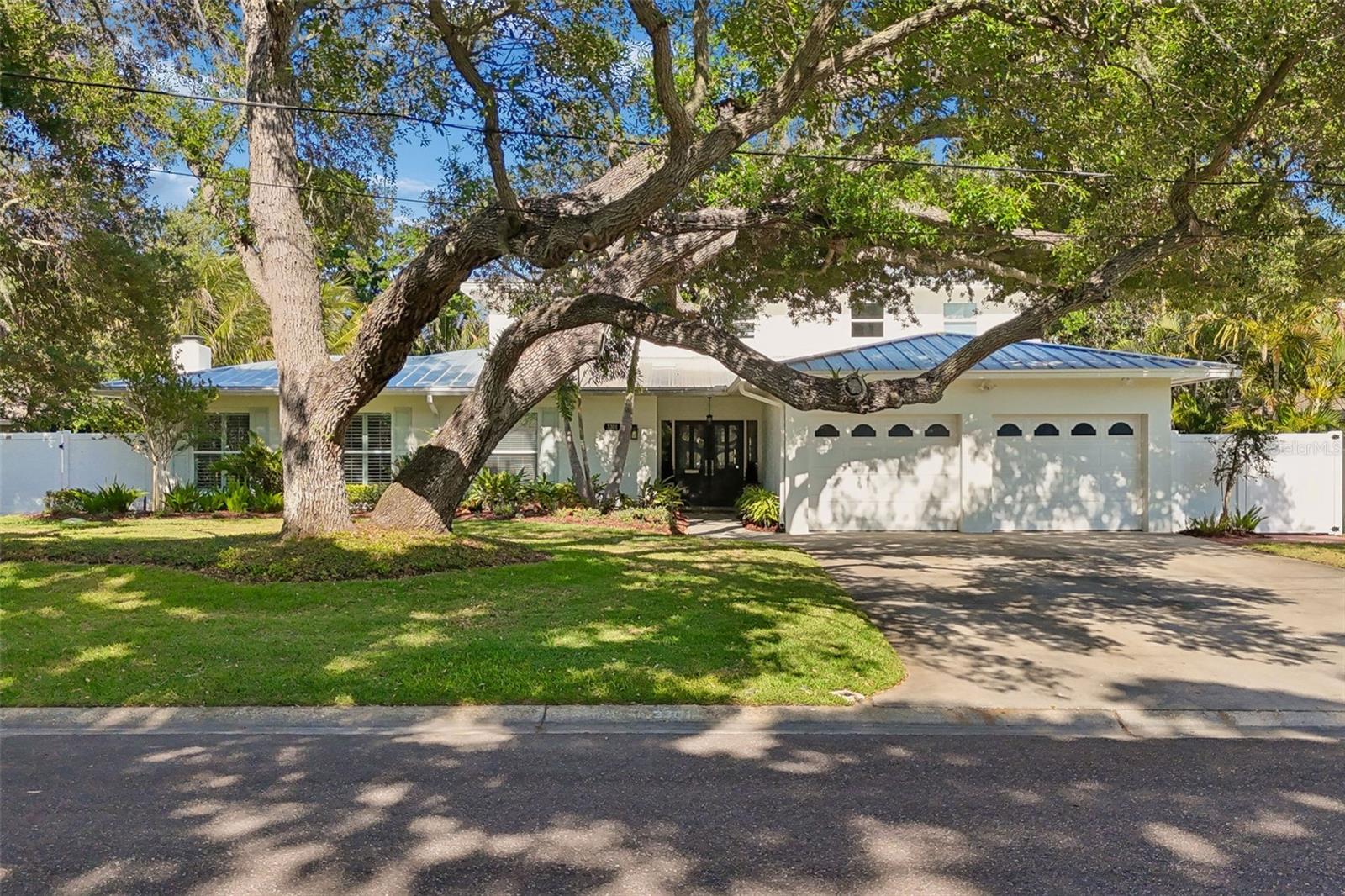 3301 MAPLE ST NE, ST PETERSBURG, FL, 33704
