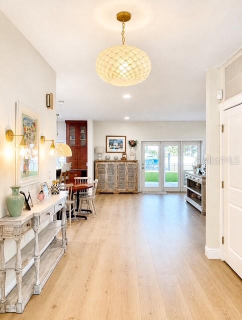 3301 MAPLE ST NE, ST PETERSBURG, FL, 33704