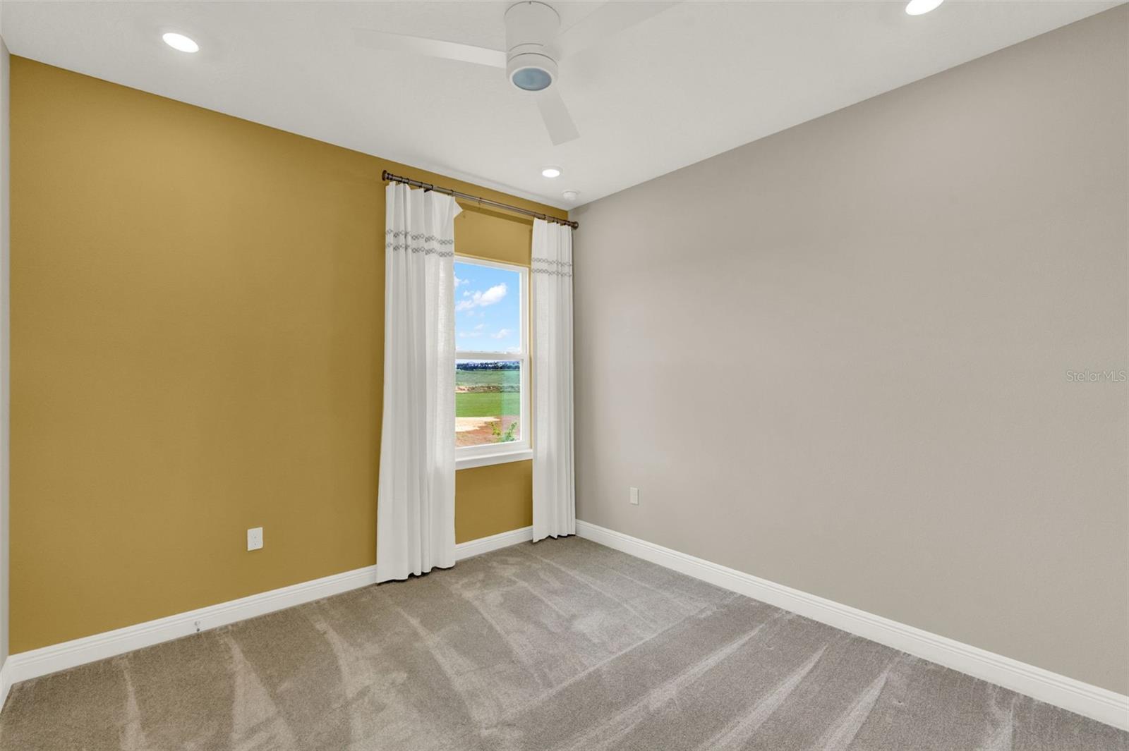 2063 KEYSTONE PASS BLVD, MINNEOLA, FL, 34715