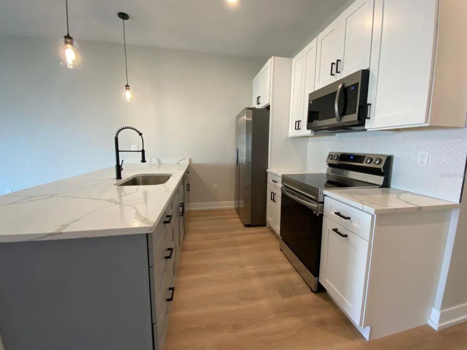 10524 PENDLETON AVE, ENGLEWOOD, FL, 34224