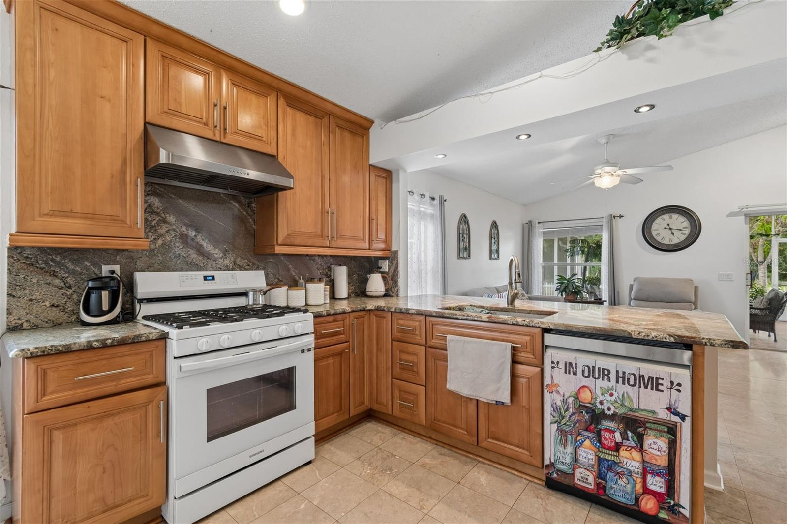 1223 TIMBER TRACE DR, WESLEY CHAPEL, FL, 33543