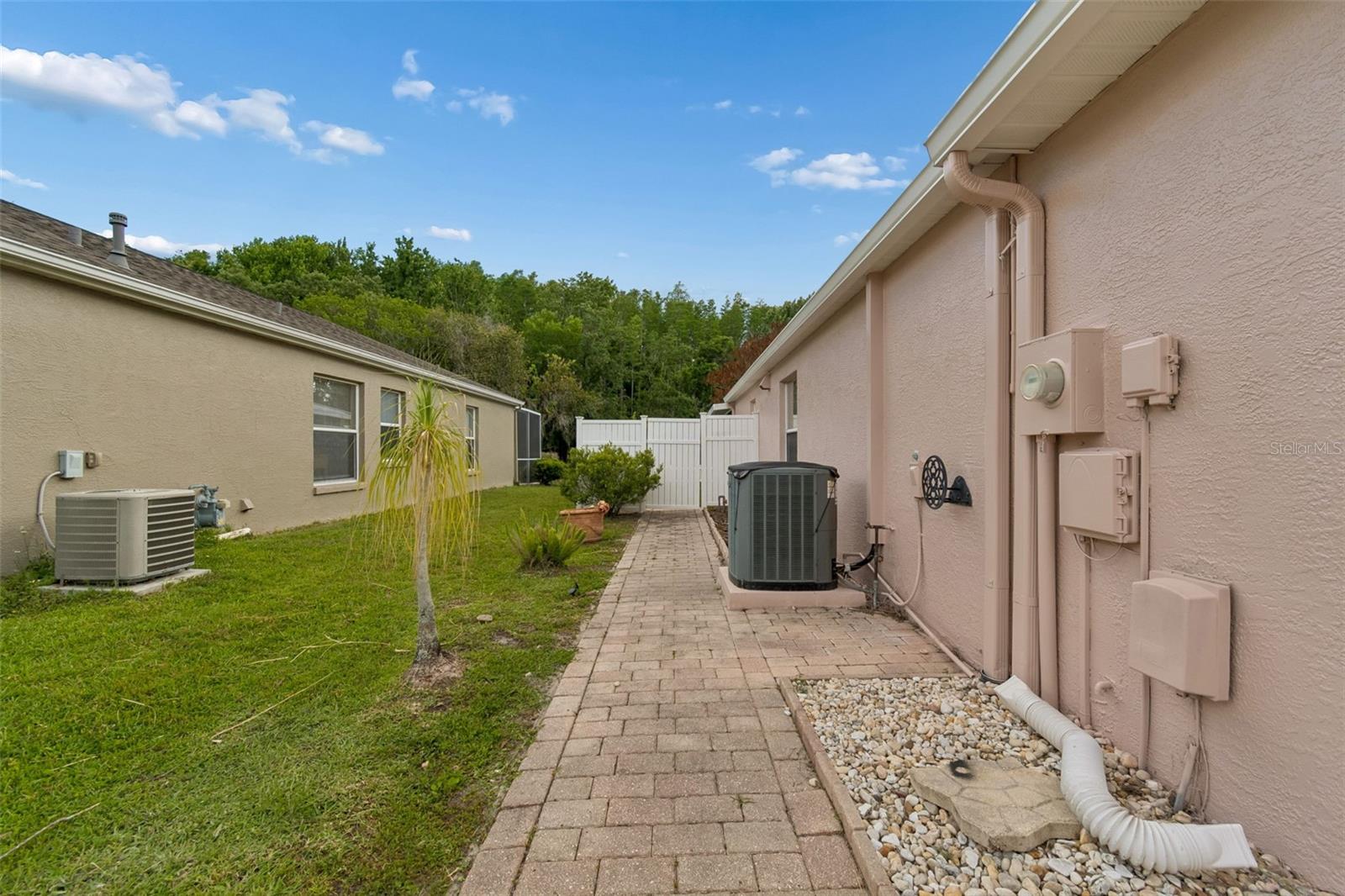 1223 TIMBER TRACE DR, WESLEY CHAPEL, FL, 33543