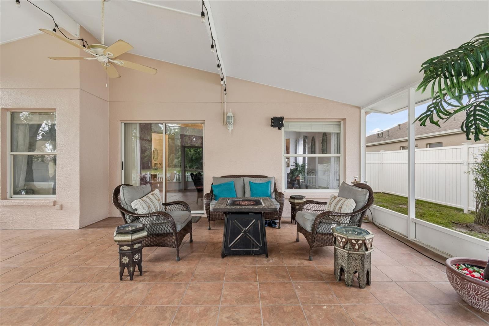 1223 TIMBER TRACE DR, WESLEY CHAPEL, FL, 33543