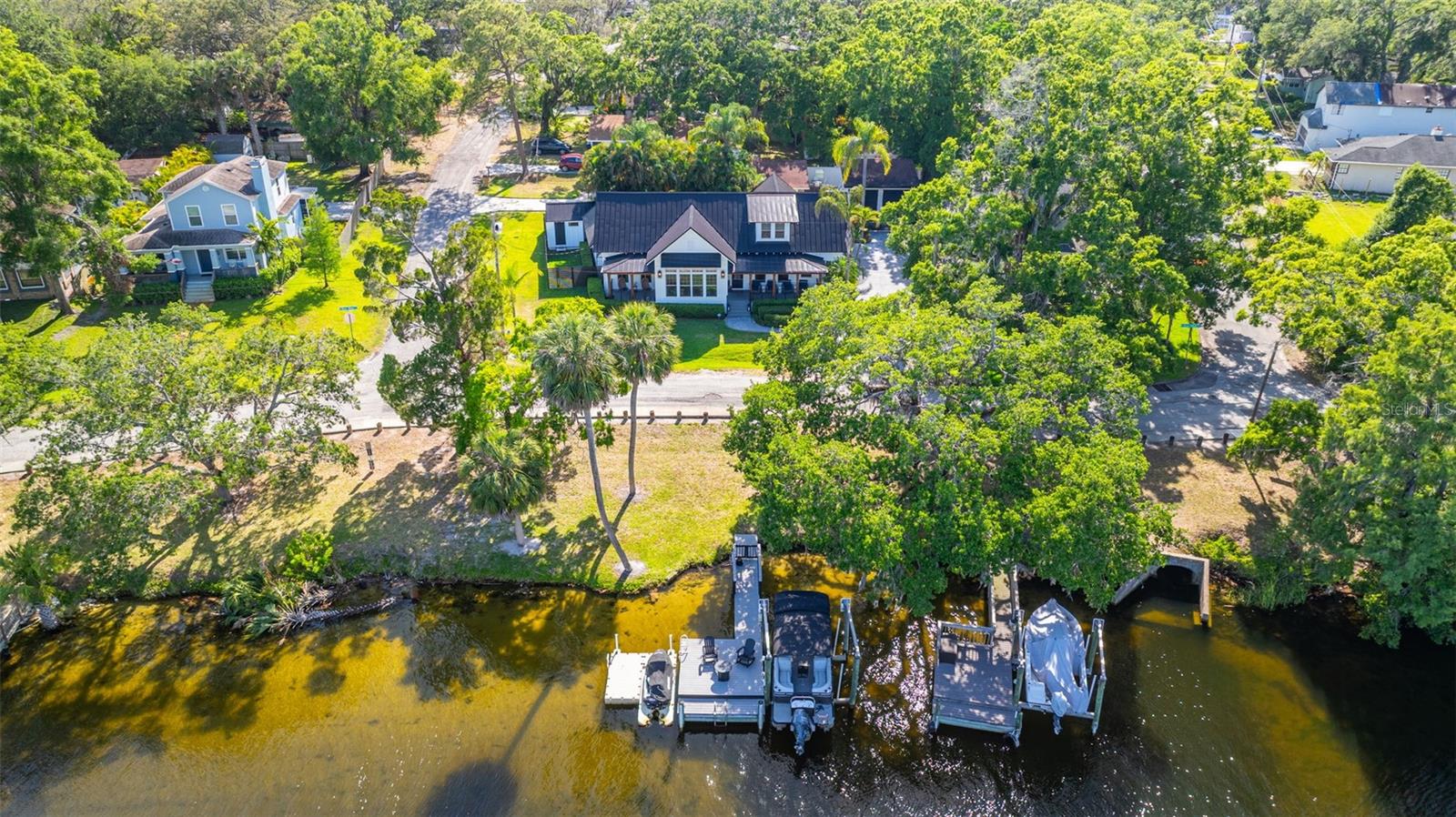 5610 N RIVER SHORE DR, TAMPA, FL, 33603