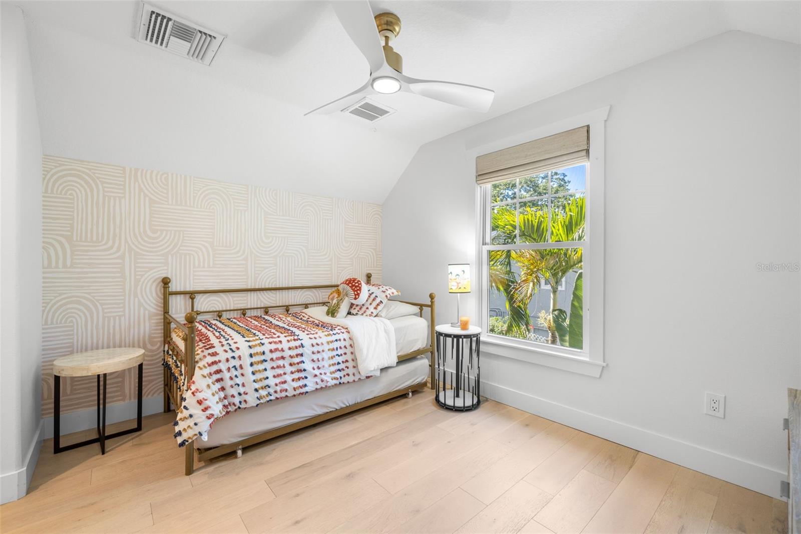 5610 N RIVER SHORE DR, TAMPA, FL, 33603