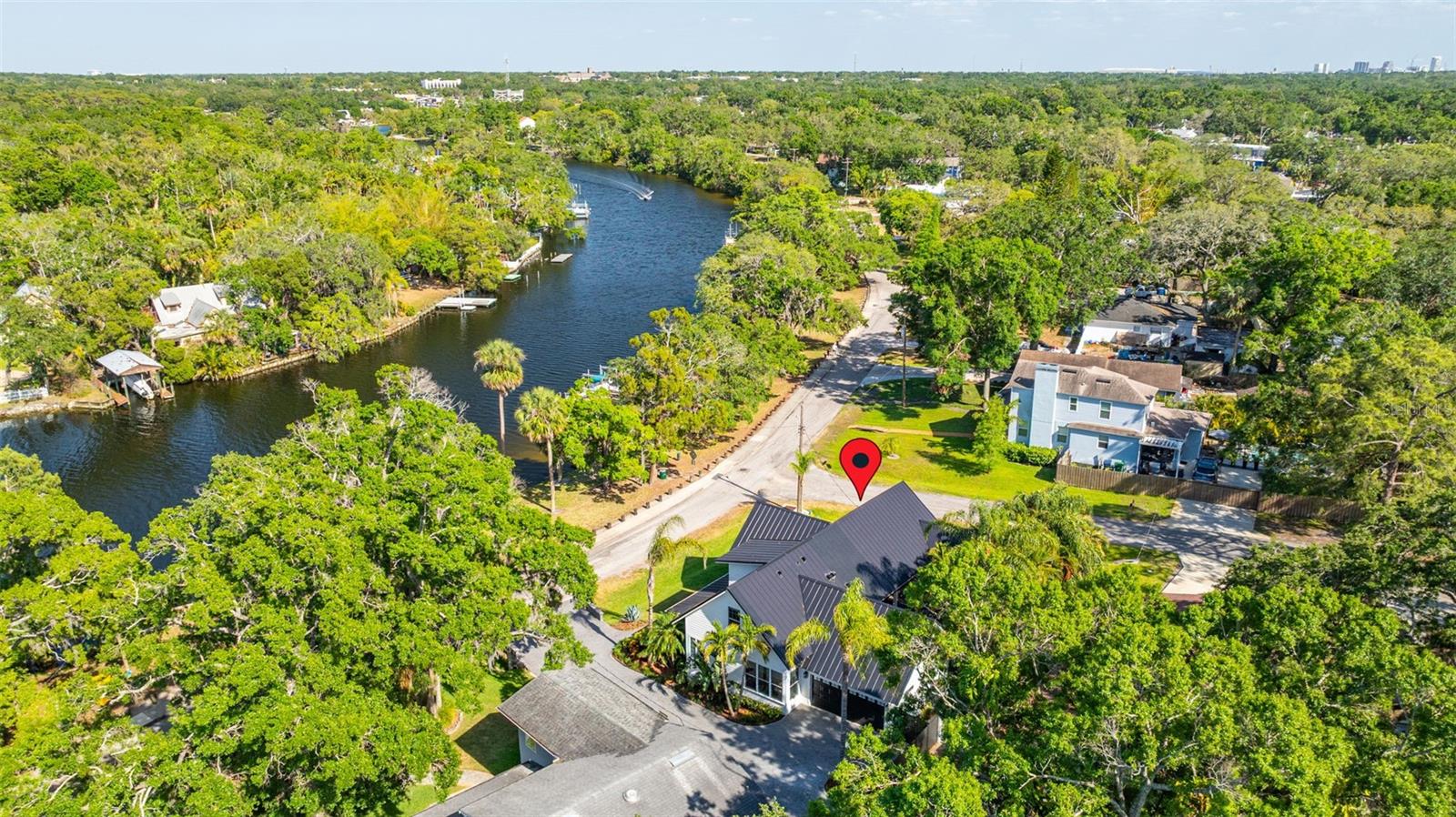 5610 N RIVER SHORE DR, TAMPA, FL, 33603
