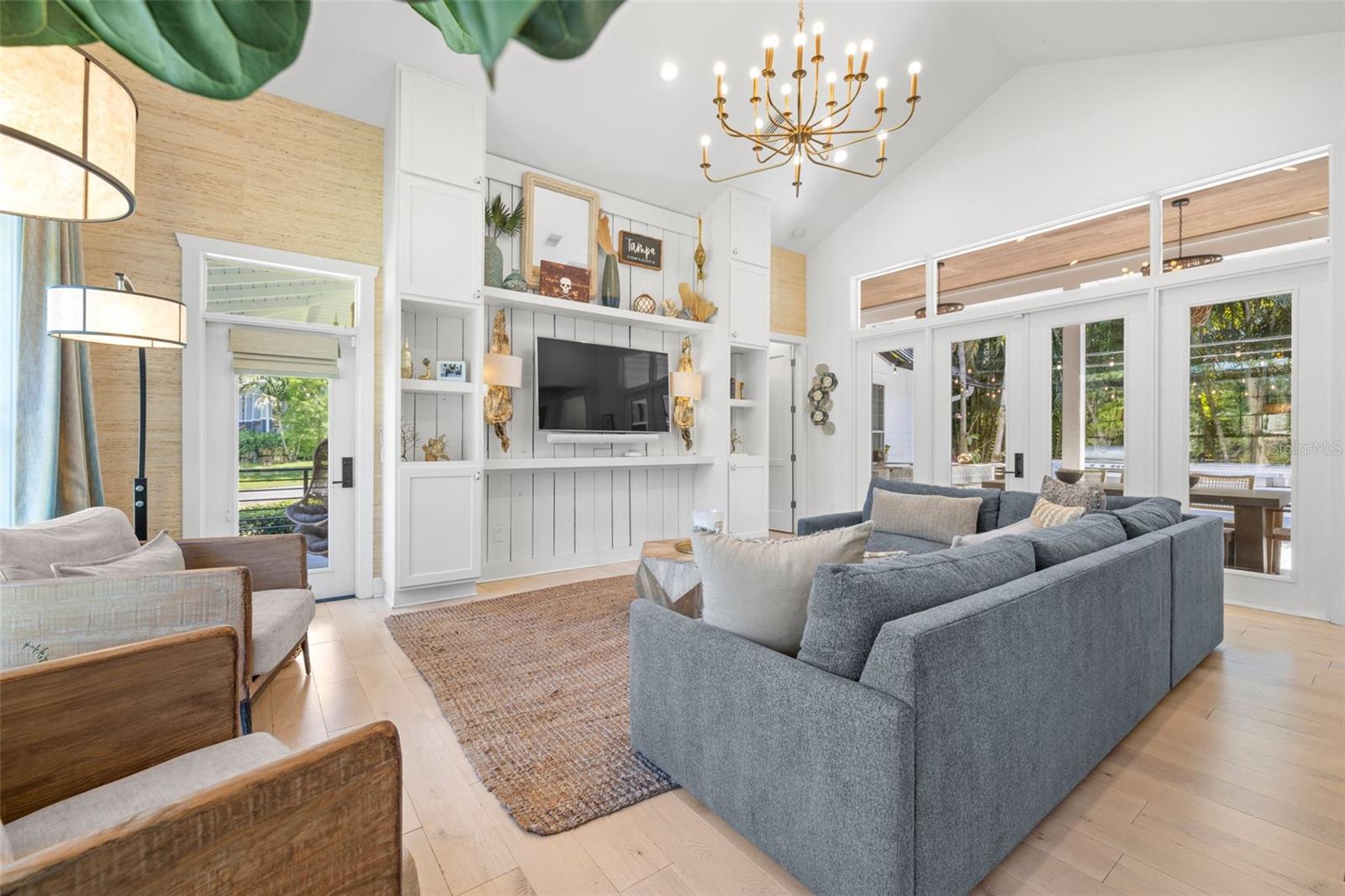 5610 N RIVER SHORE DR, TAMPA, FL, 33603