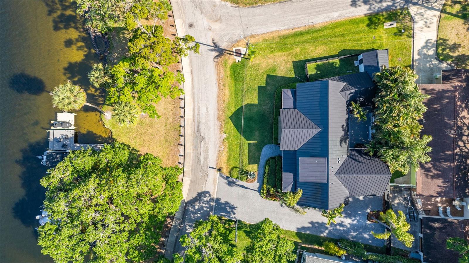 5610 N RIVER SHORE DR, TAMPA, FL, 33603