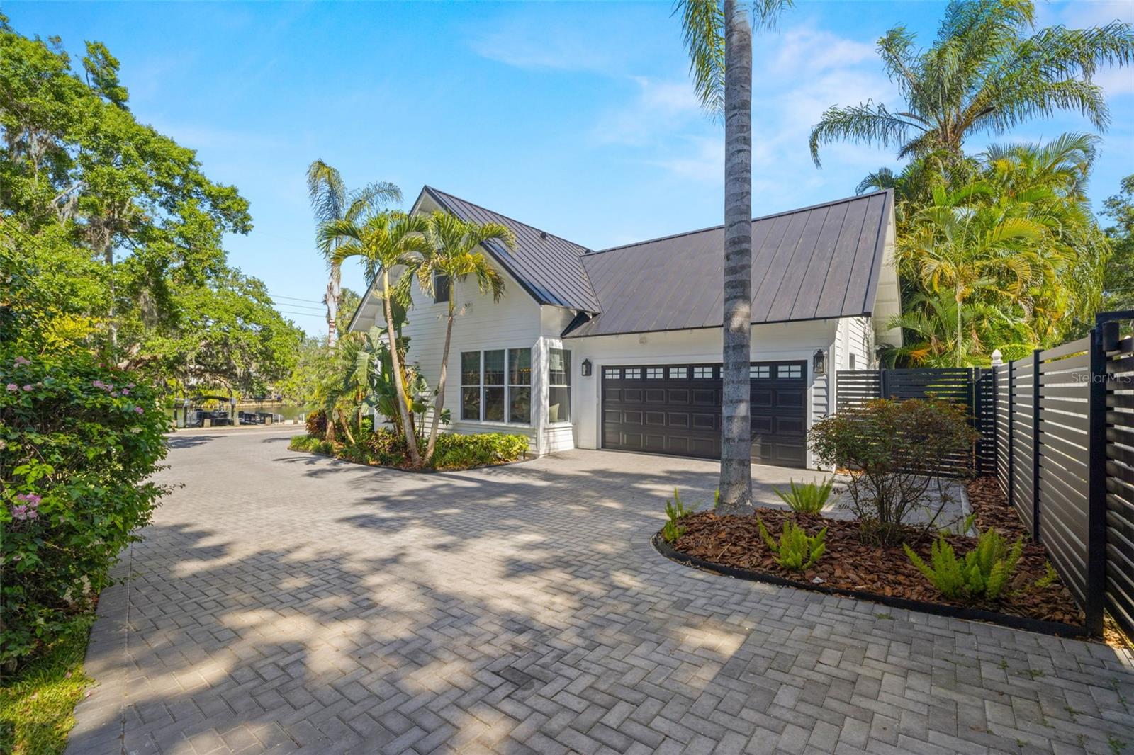 5610 N RIVER SHORE DR, TAMPA, FL, 33603