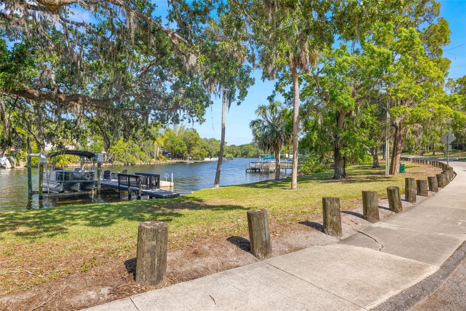 5610 N RIVER SHORE DR, TAMPA, FL, 33603